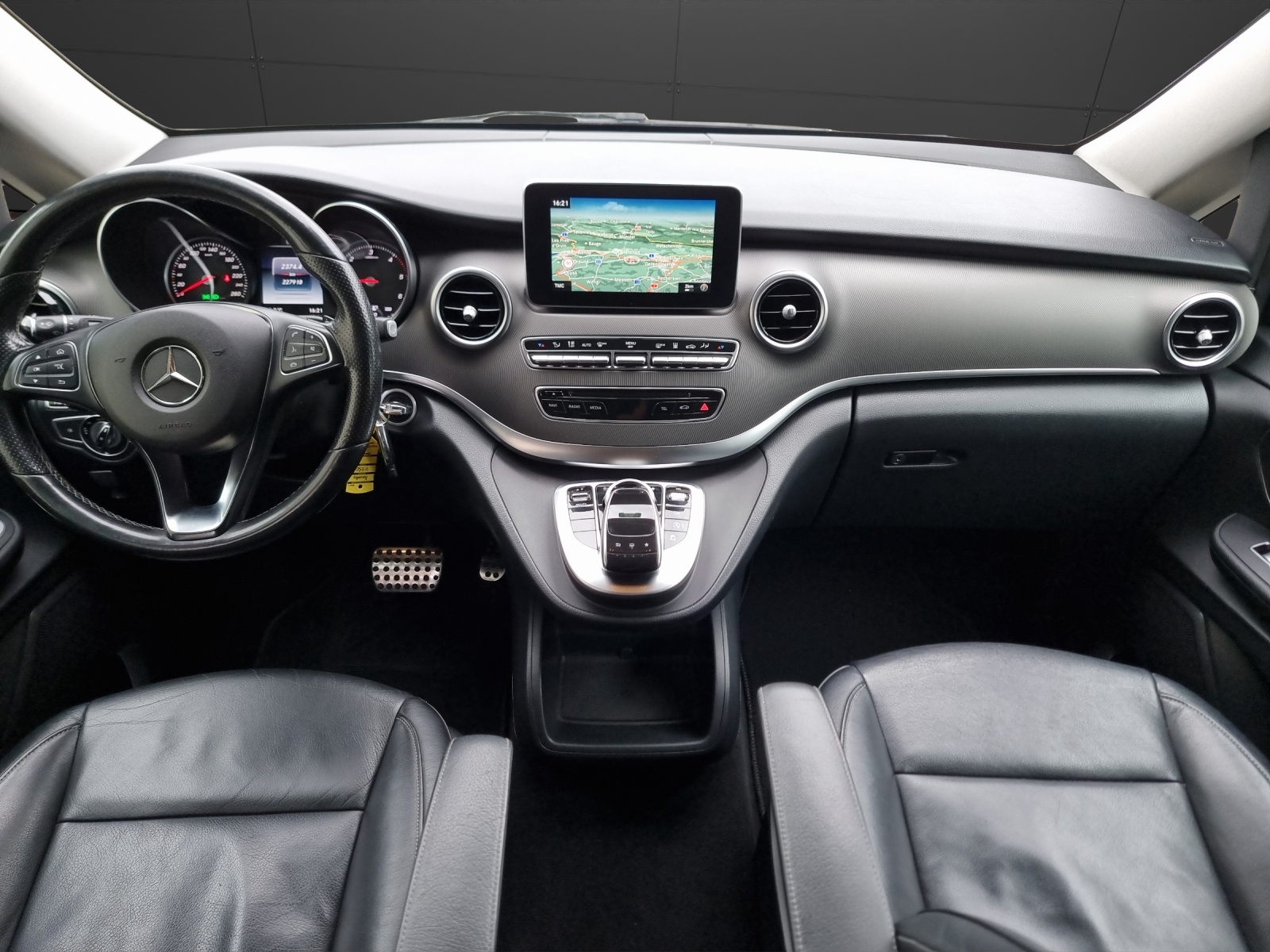 MERCEDES-BENZ V 250 d lang 4Matic 7G-Tronic-image-11