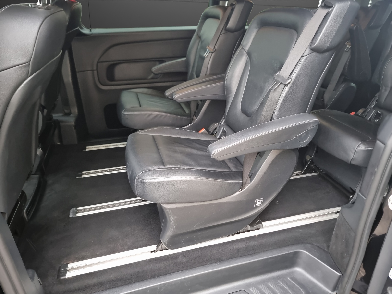 MERCEDES-BENZ V 250 d lang 4Matic 7G-Tronic-image-9