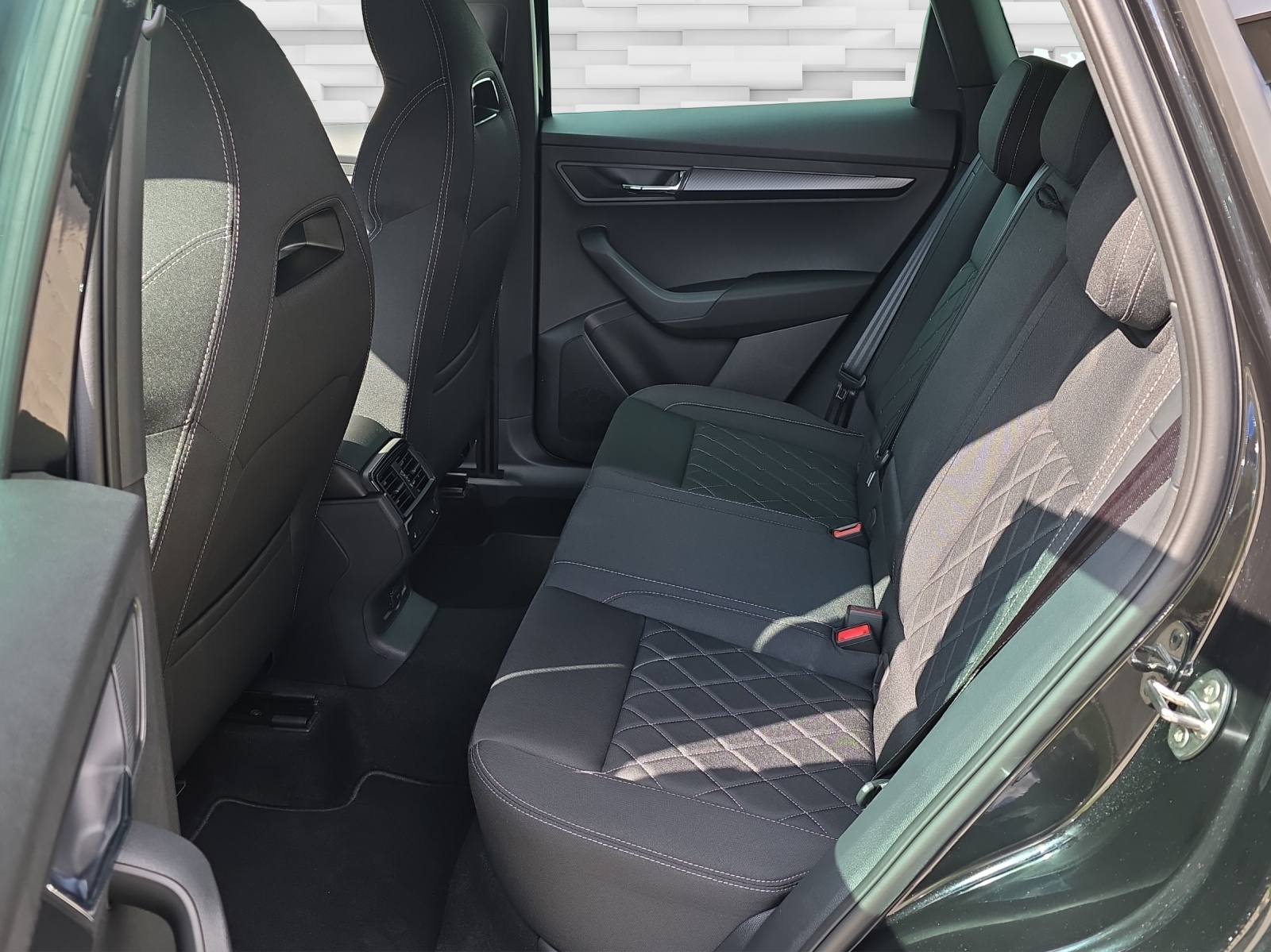 SKODA Karoq 2.0 TSI SportLine 4x4 DSG-image-8
