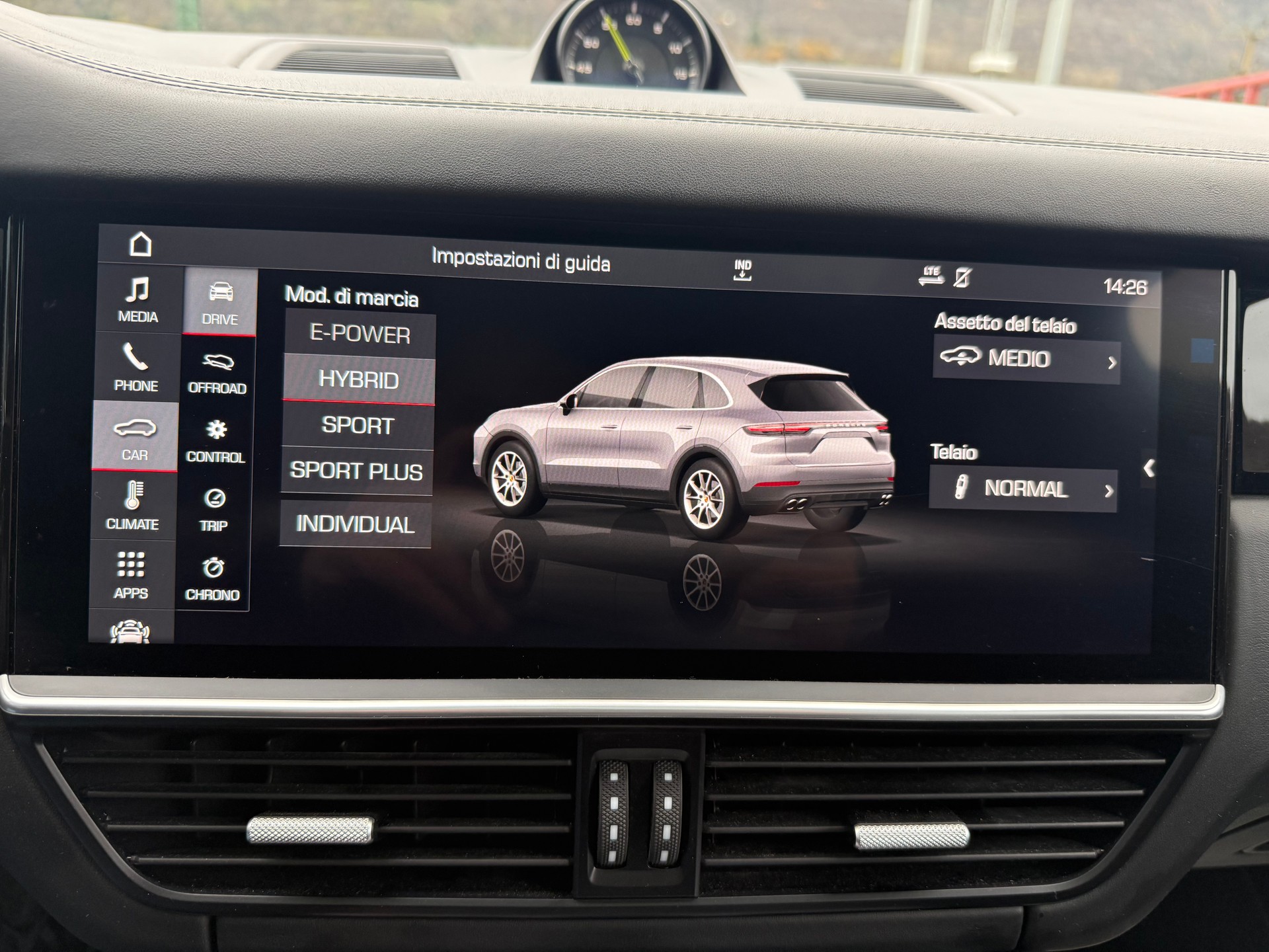 PORSCHE Cayenne E-Hybrid-image-13