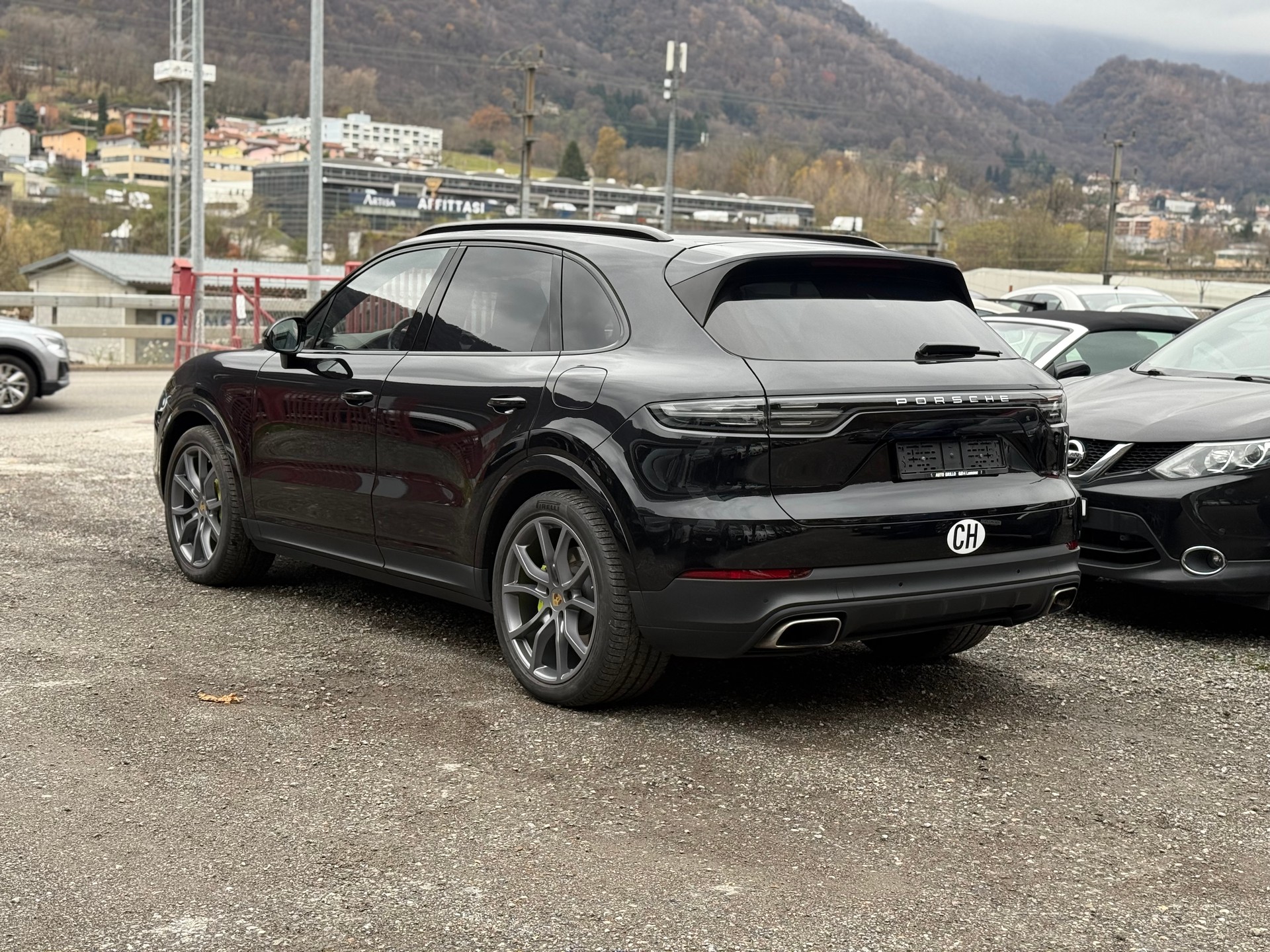 PORSCHE Cayenne E-Hybrid-image-4