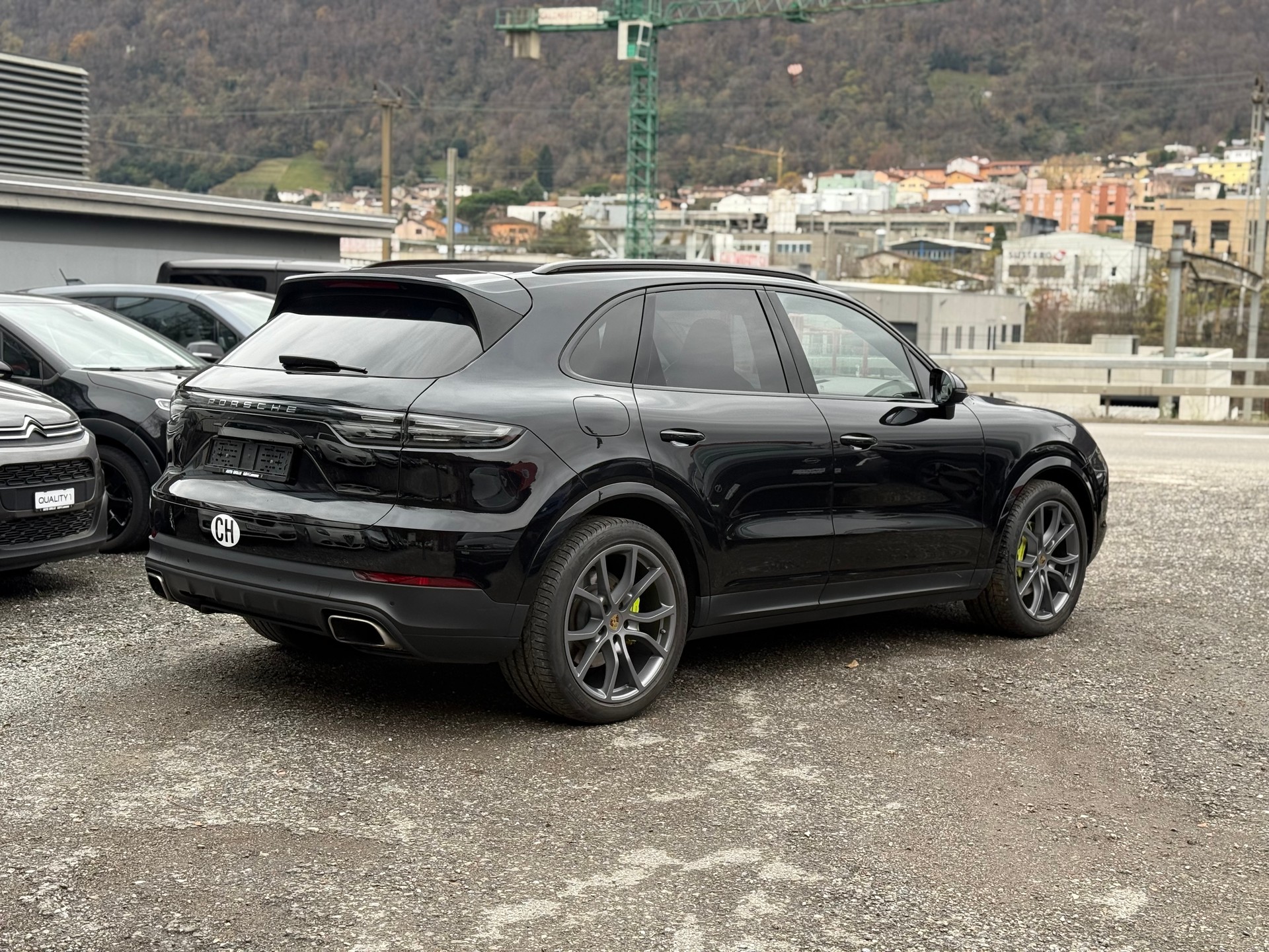 PORSCHE Cayenne E-Hybrid-image-2