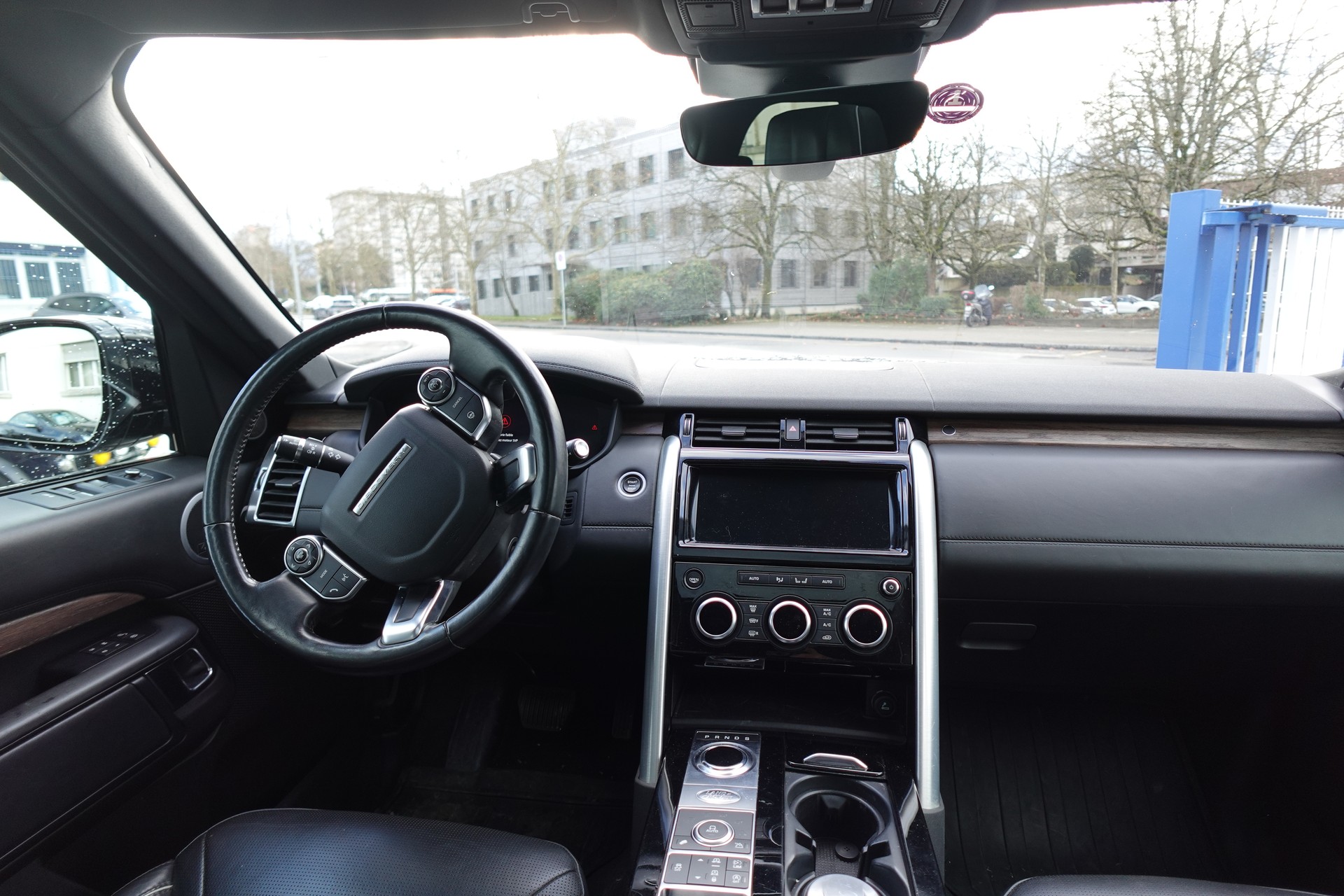 LAND ROVER Discovery 3.0 Si6 HSE Automatic-image-7
