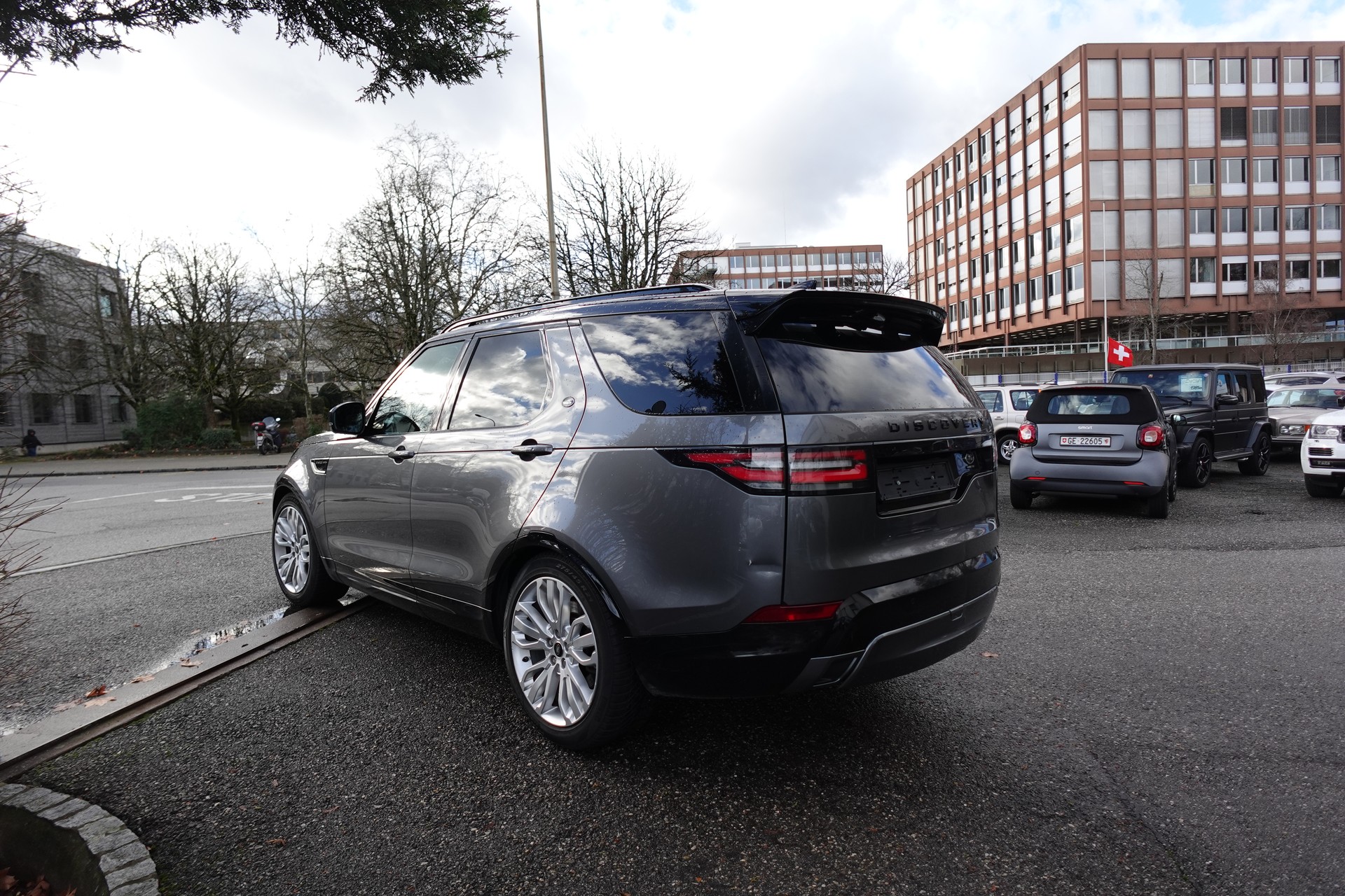 LAND ROVER Discovery 3.0 Si6 HSE Automatic-image-3