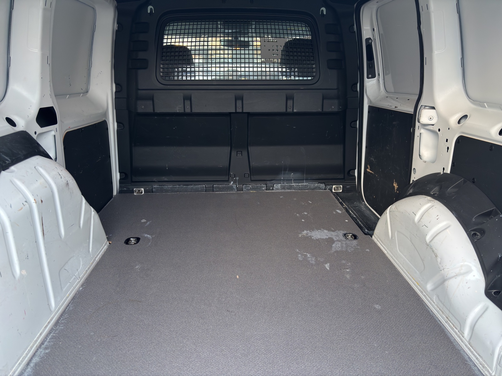 VW Caddy Cargo 1.5 TSI Entry-image-9