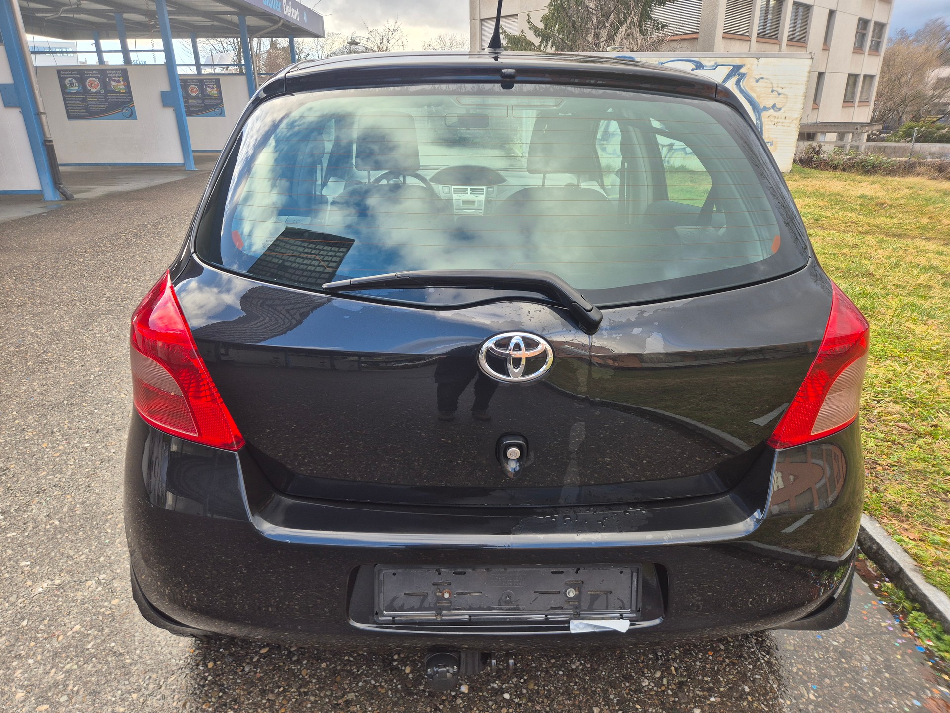 TOYOTA Yaris 1.3 Linea Sol-image-5
