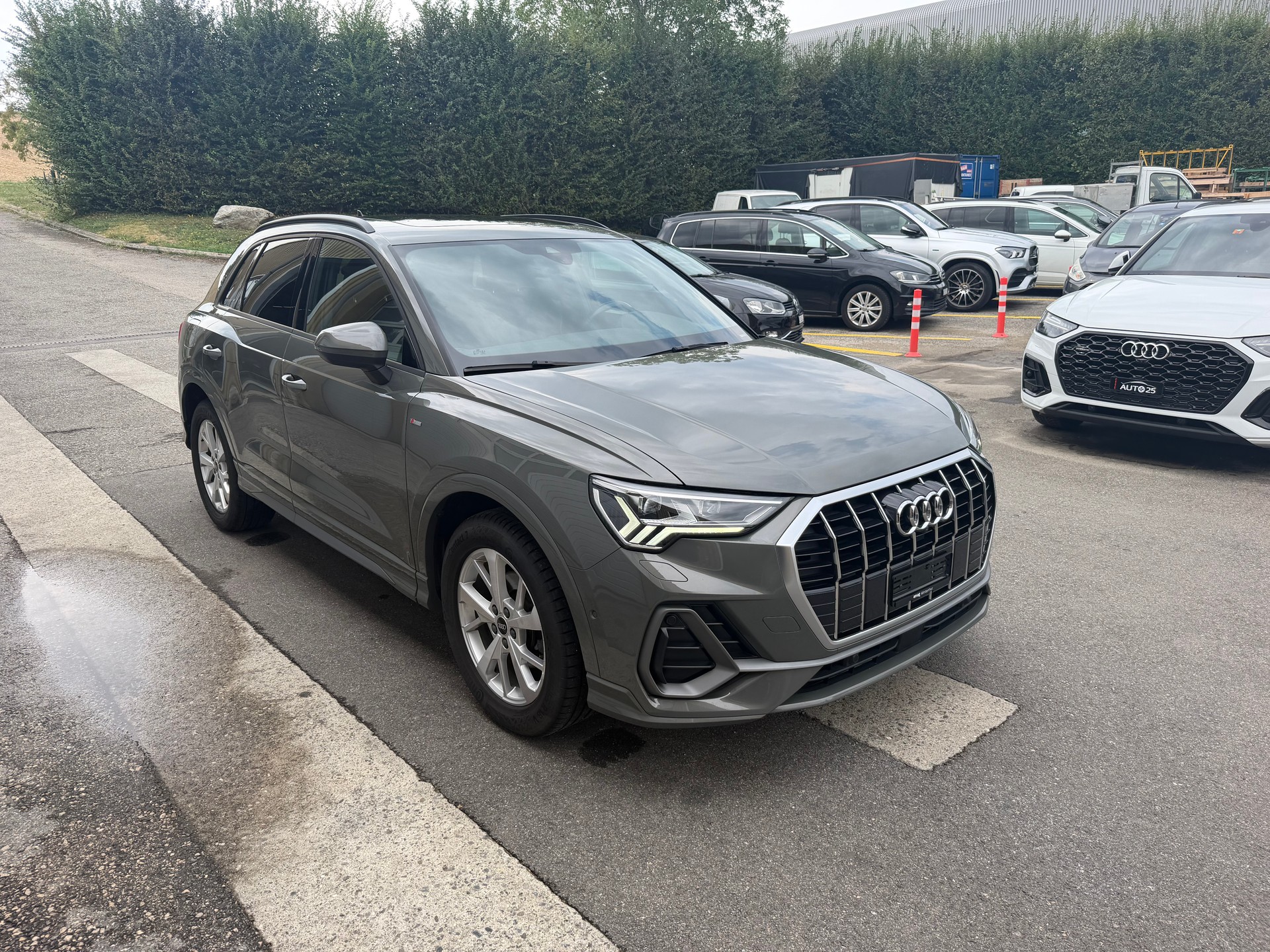 AUDI Q3 35 TFSI S line S-tronic-image-2