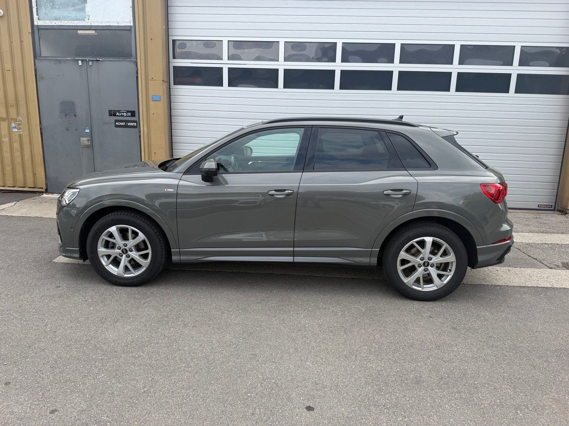 AUDI Q3 35 TFSI S line S-tronic-image-13