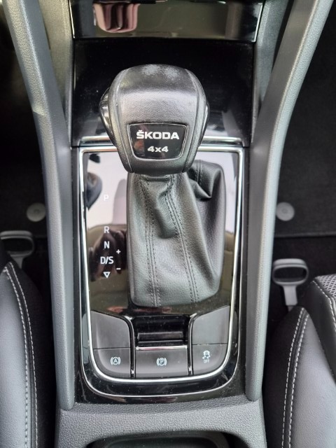 SKODA Kodiaq 2.0 TDI CR Style 4x4 DSG-image-16