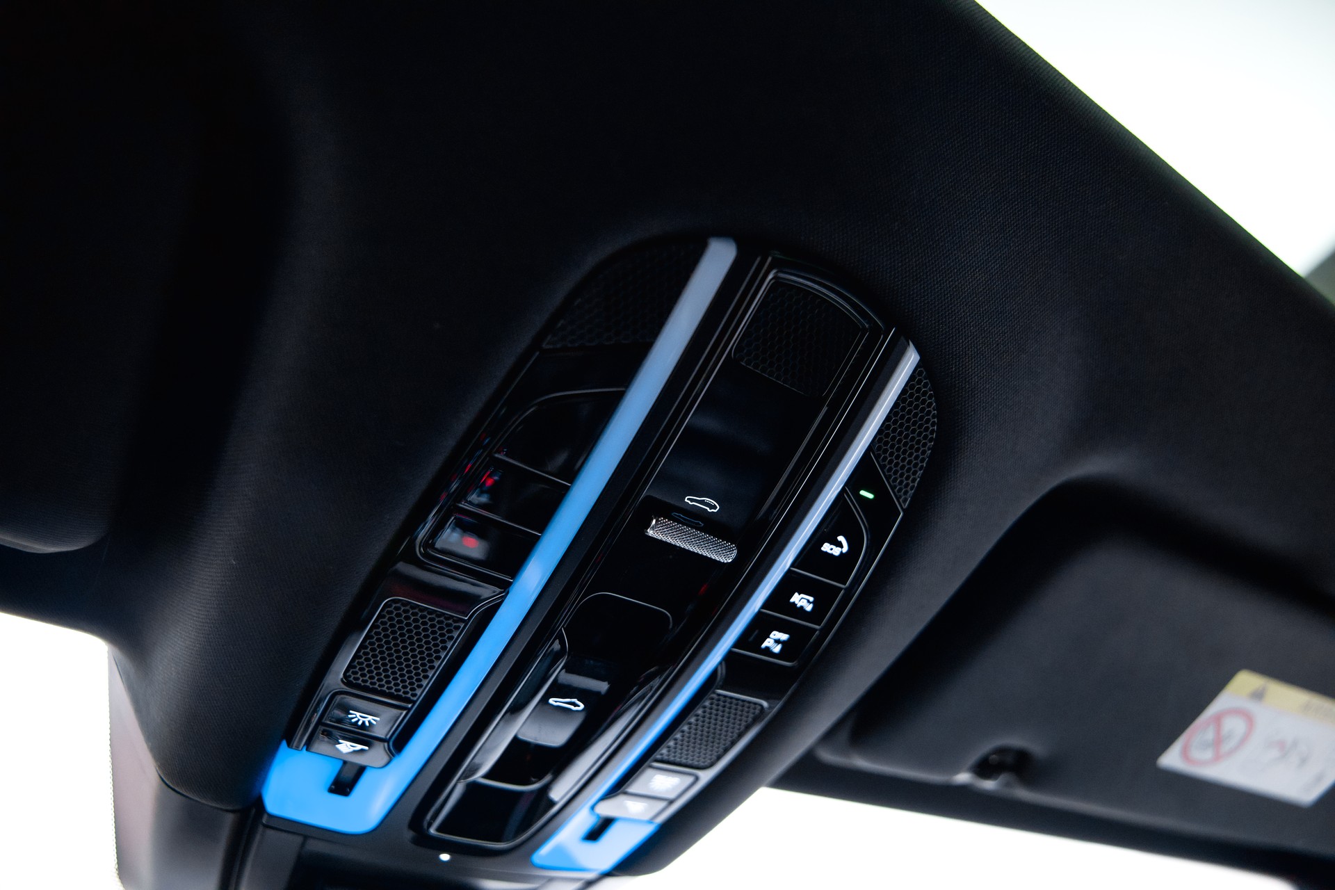 PORSCHE Cayenne E-Hybrid-image-31