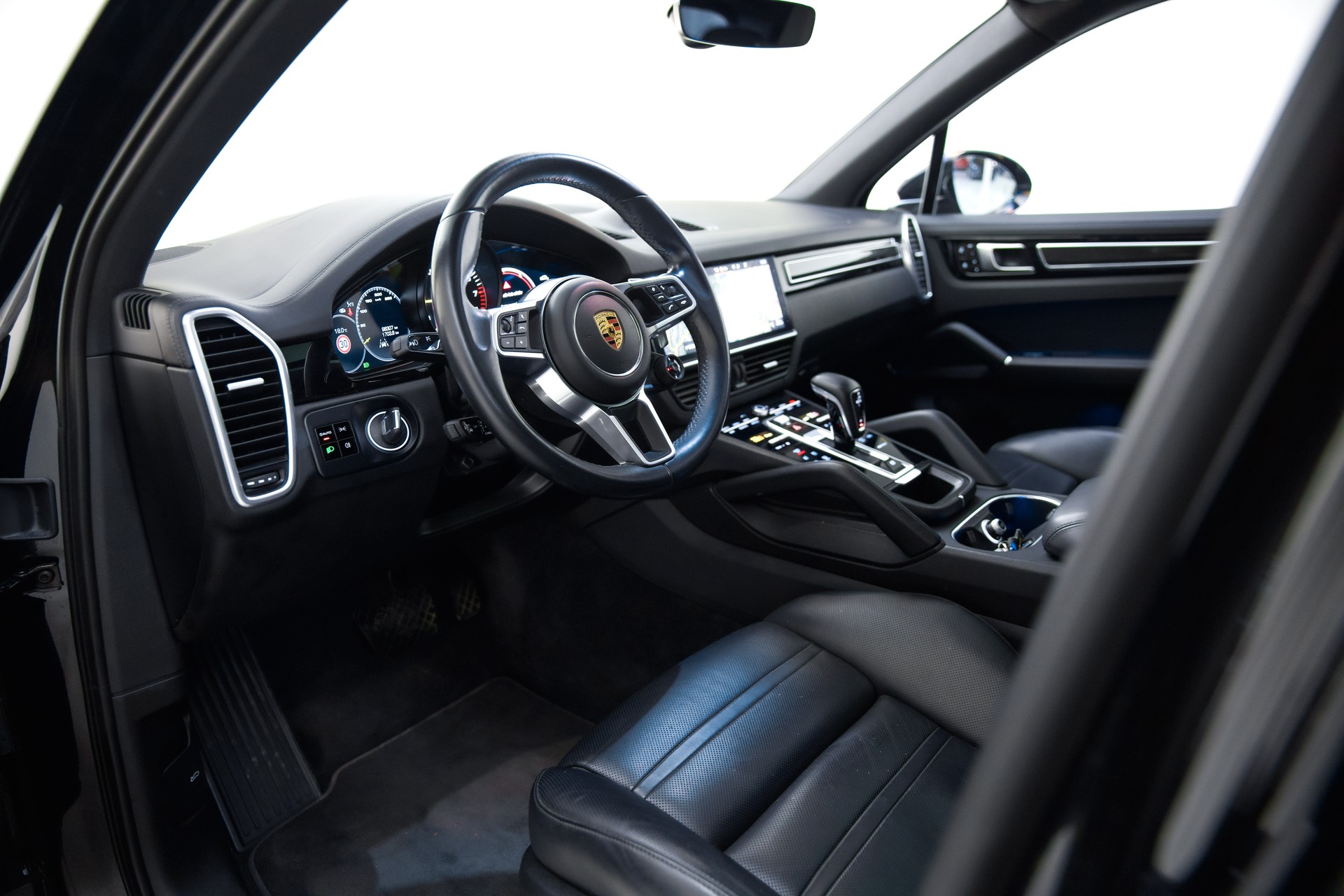 PORSCHE Cayenne E-Hybrid-image-16