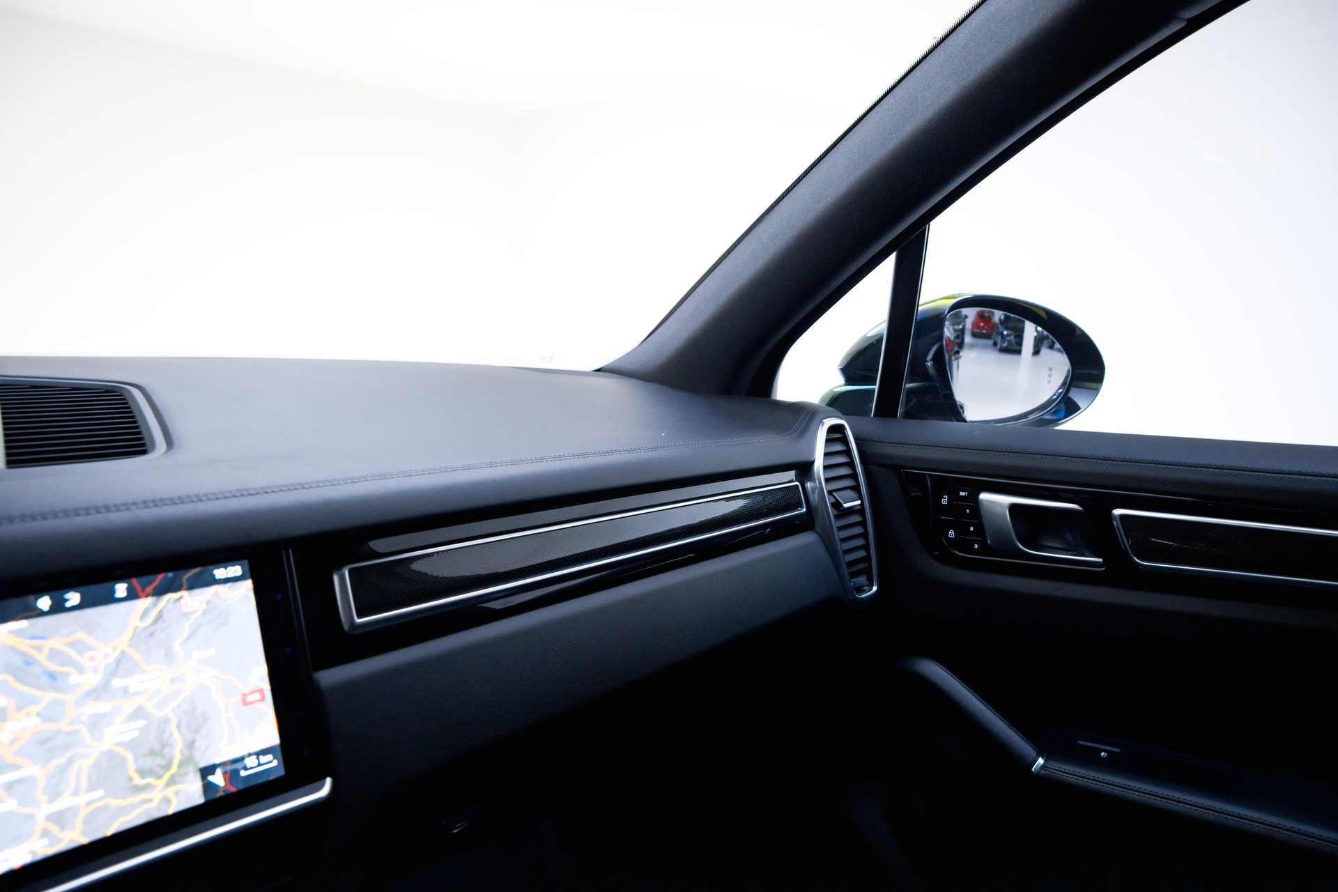 PORSCHE Cayenne E-Hybrid-image-25