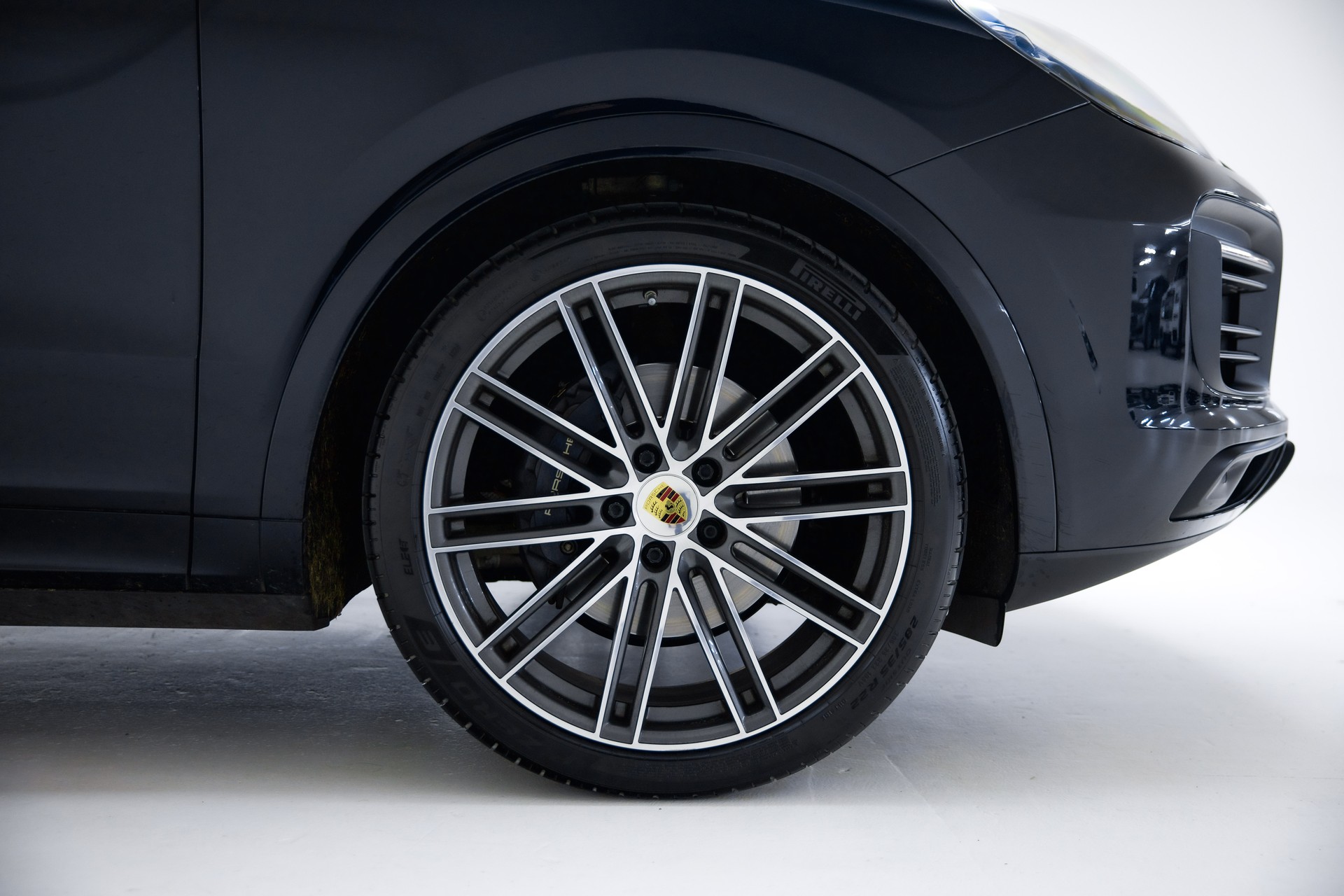 PORSCHE Cayenne E-Hybrid-image-12