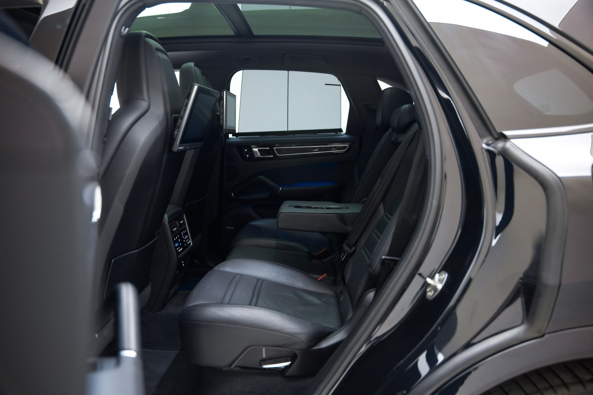 PORSCHE Cayenne E-Hybrid-image-20