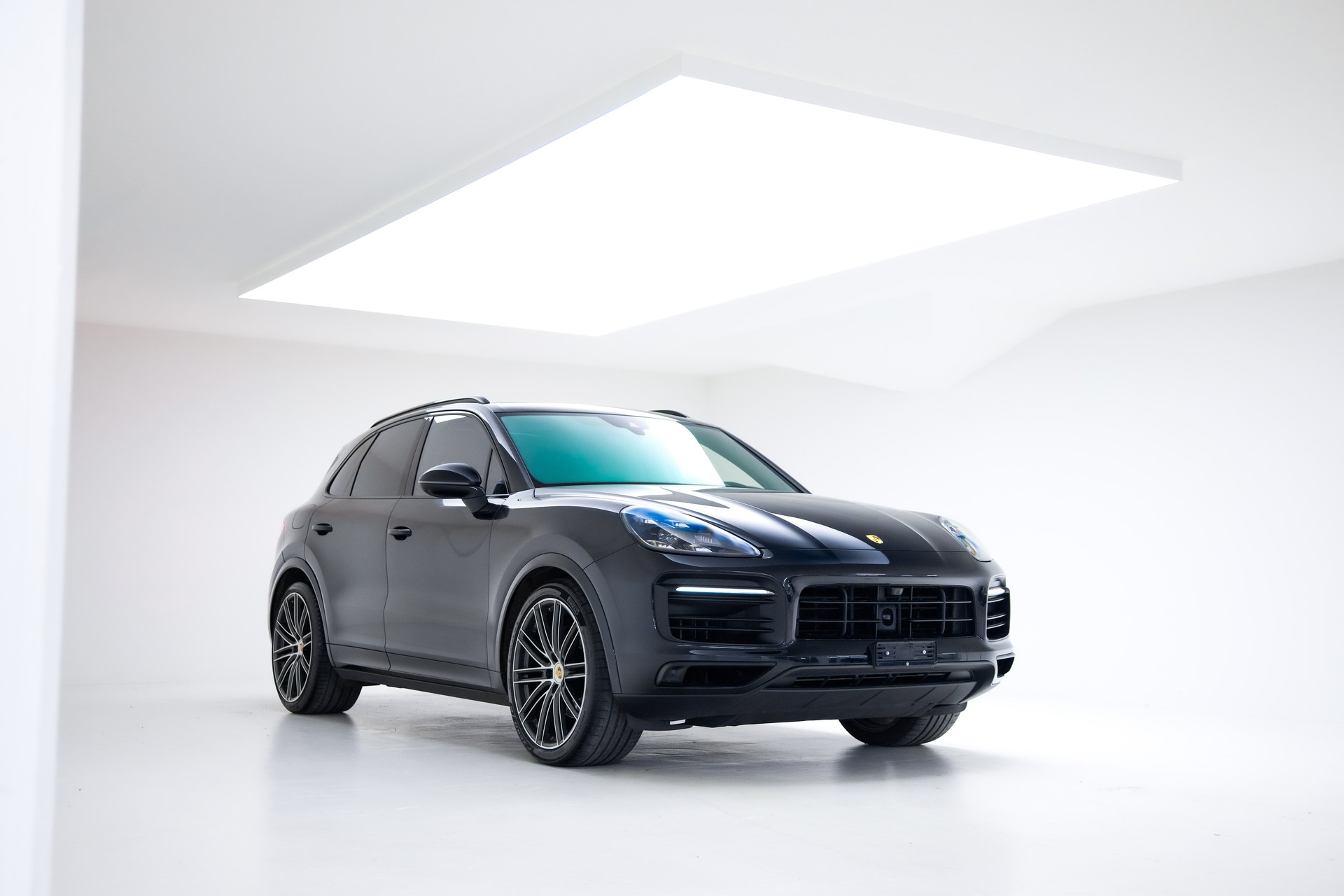 PORSCHE Cayenne E-Hybrid-image-6