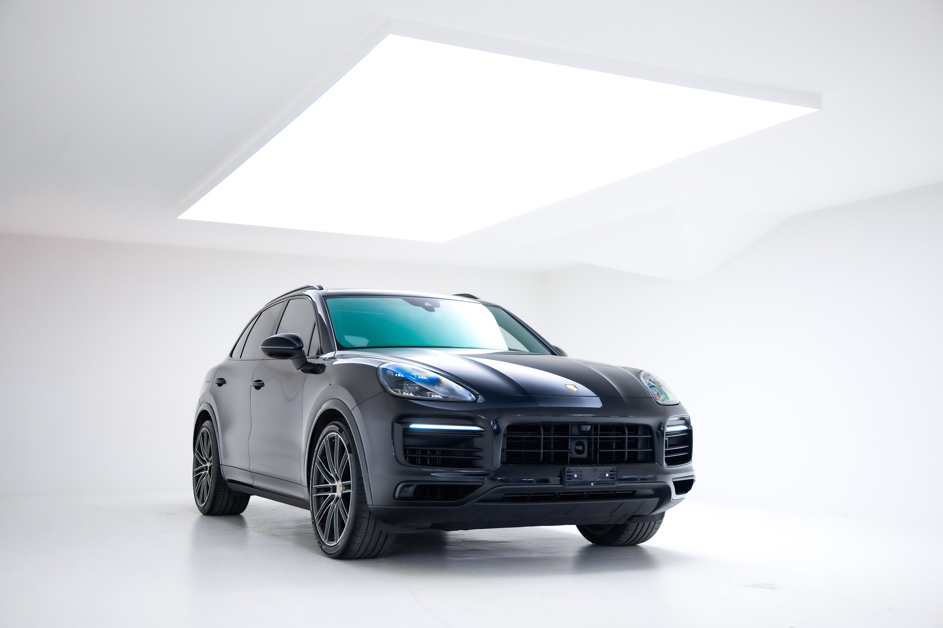 PORSCHE Cayenne E-Hybrid-image-5