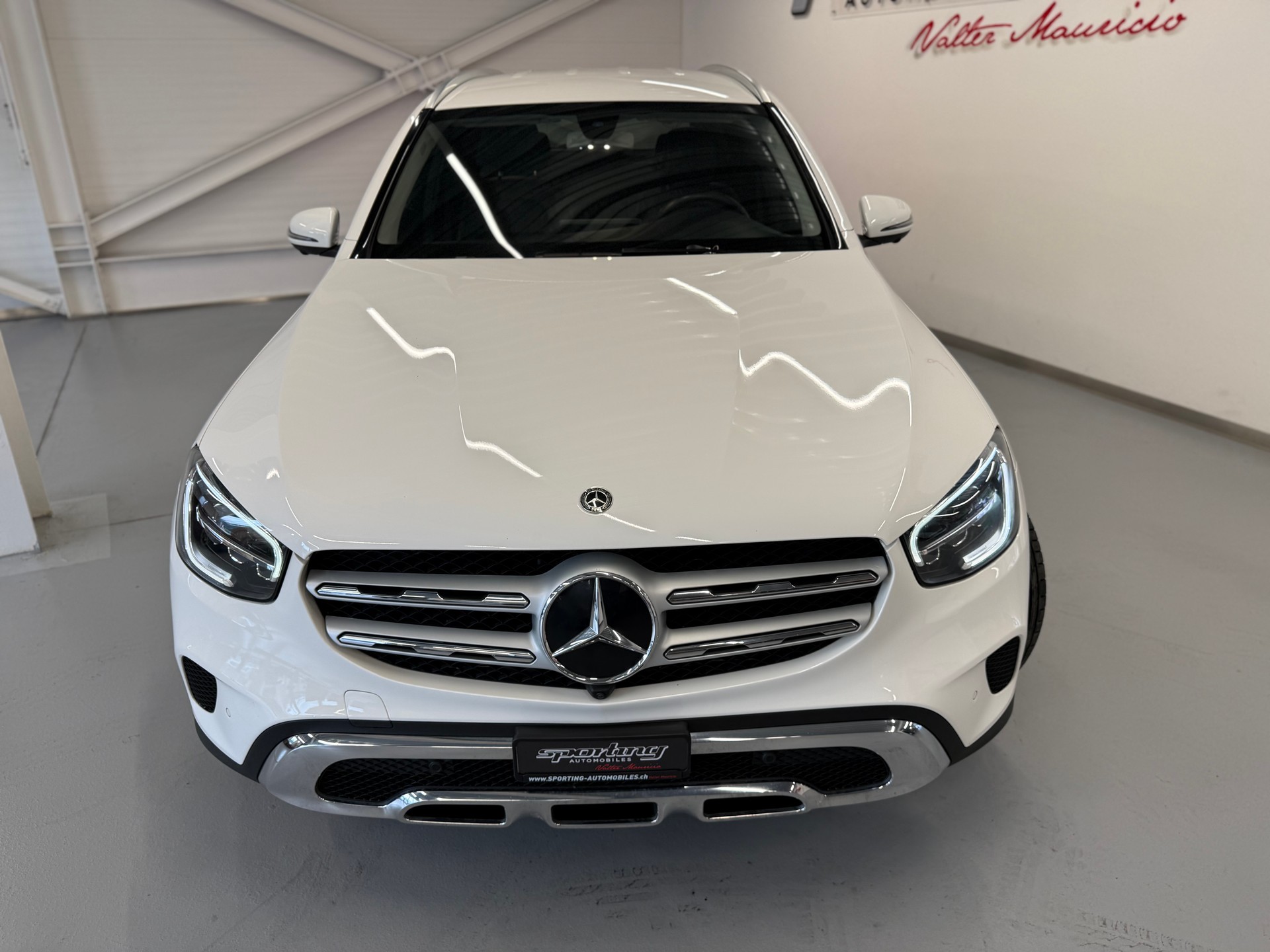 MERCEDES-BENZ GLC 200 AMG Line 4Matic 9G-Tronic-showroom-element-2