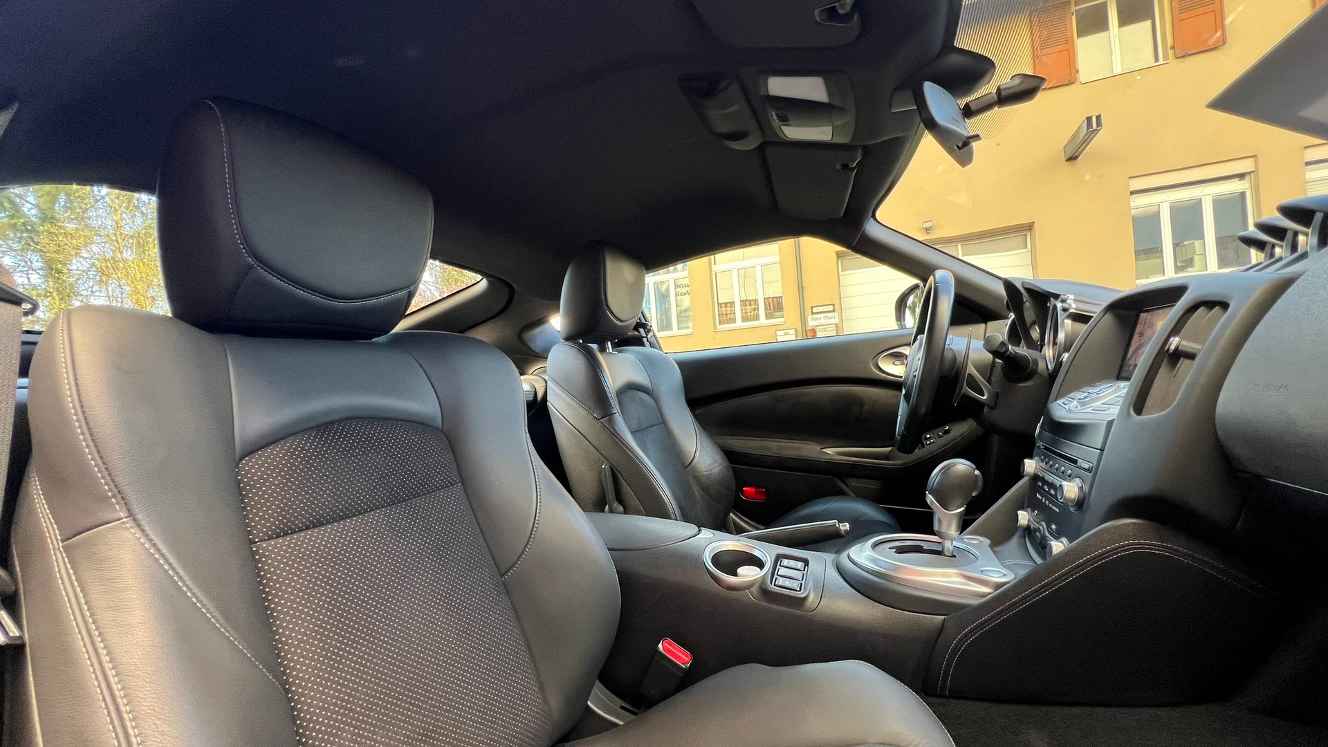 NISSAN 370 Z PACK AUTOMATIC l 330 PS-image-23