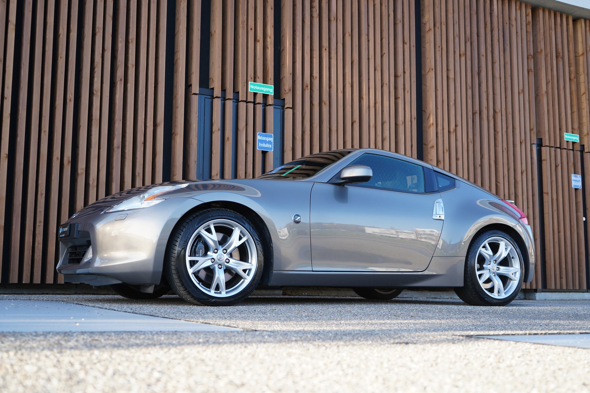 NISSAN 370 Z PACK AUTOMATIC l 330 PS-image-6