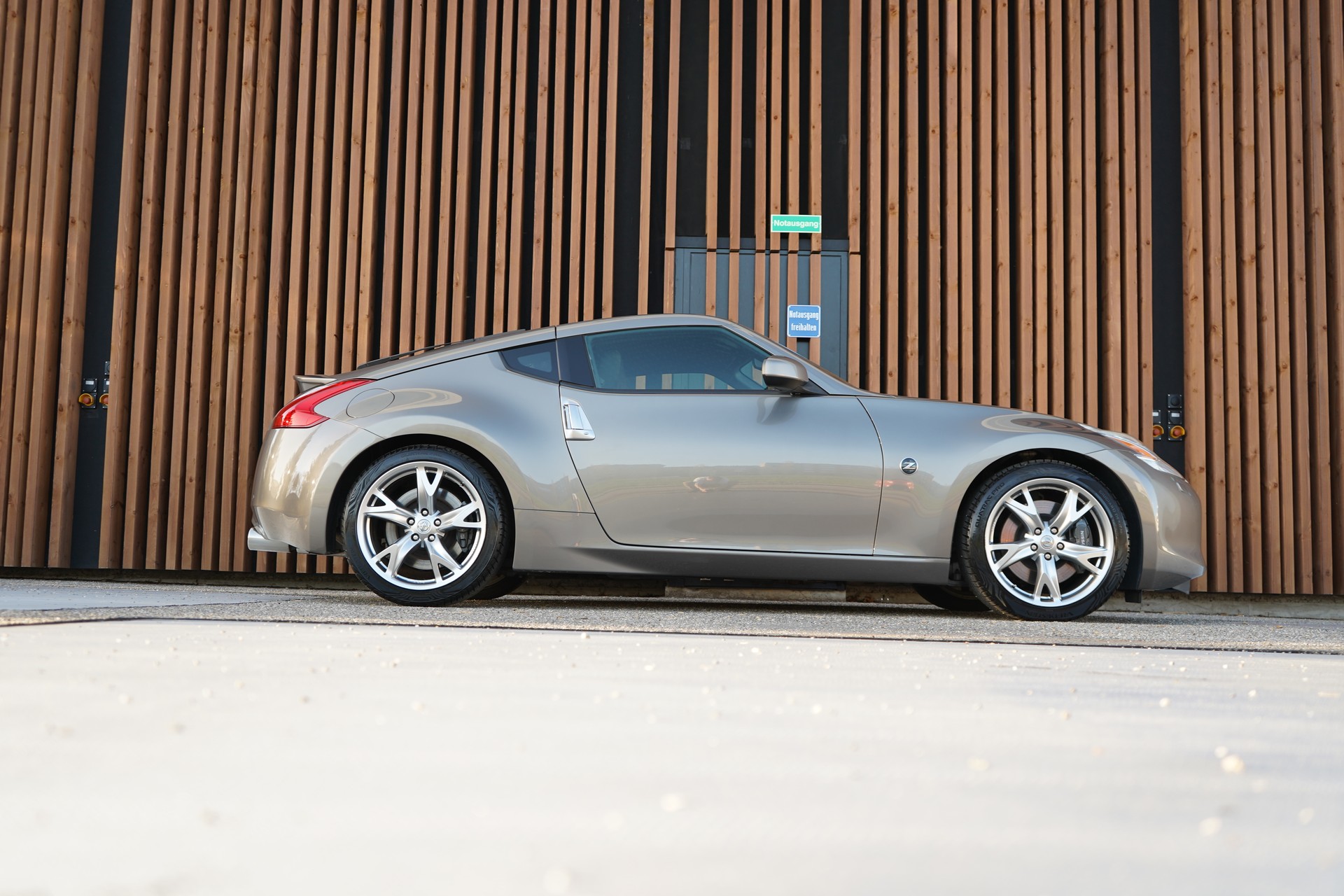 NISSAN 370 Z PACK AUTOMATIC l 330 PS-image-0