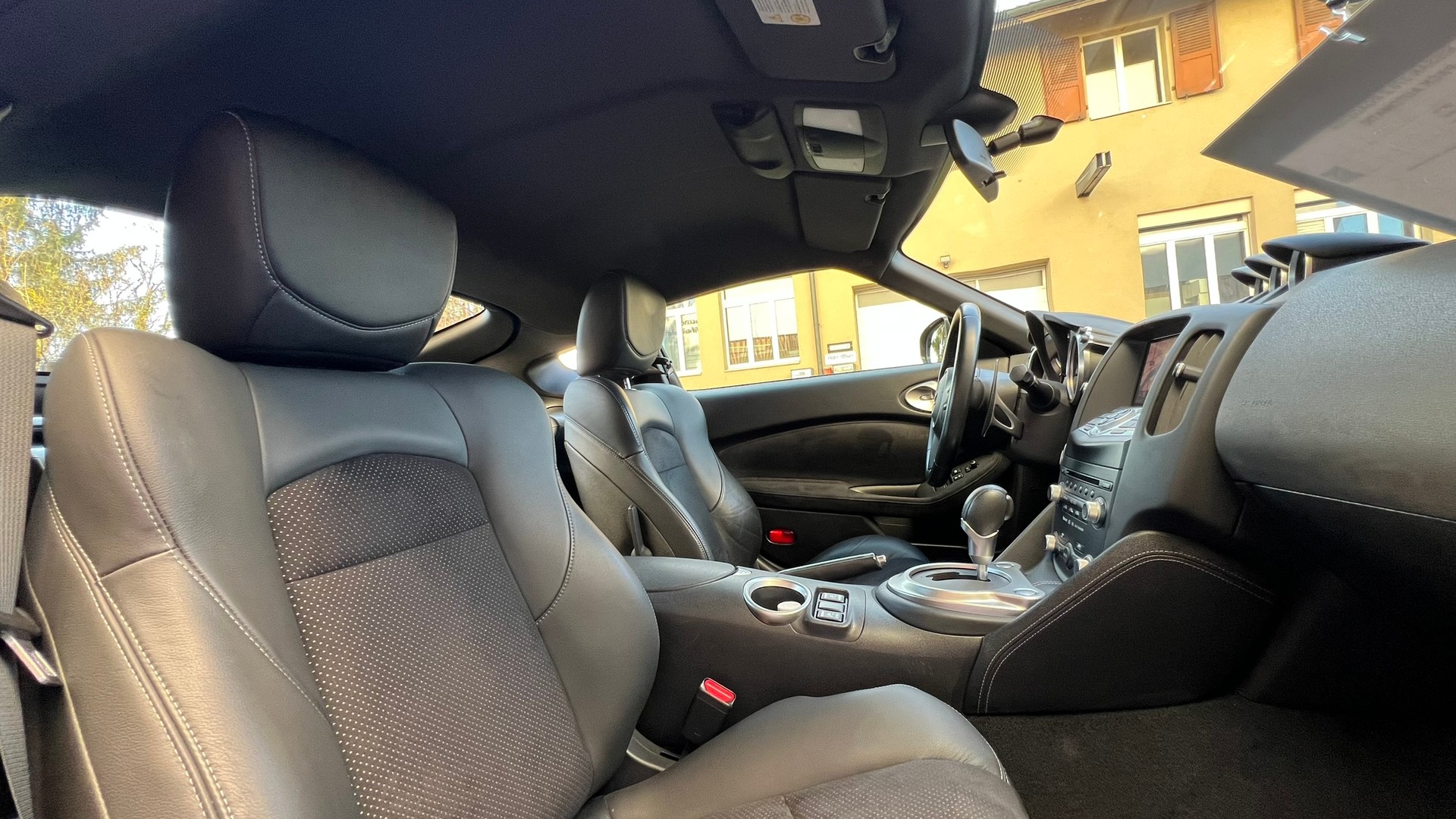 NISSAN 370 Z PACK AUTOMATIC l 330 PS-image-21