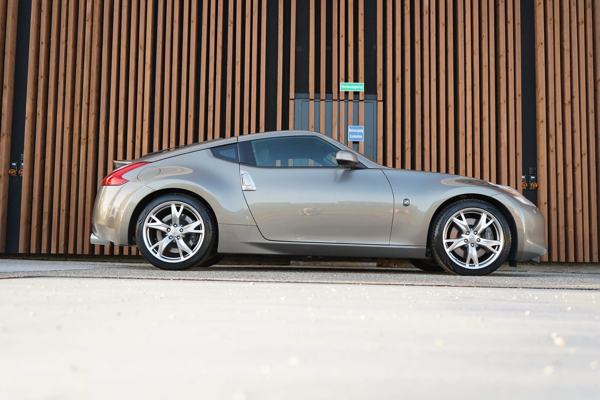 NISSAN 370 Z PACK AUTOMATIC l 330 PS-image-2