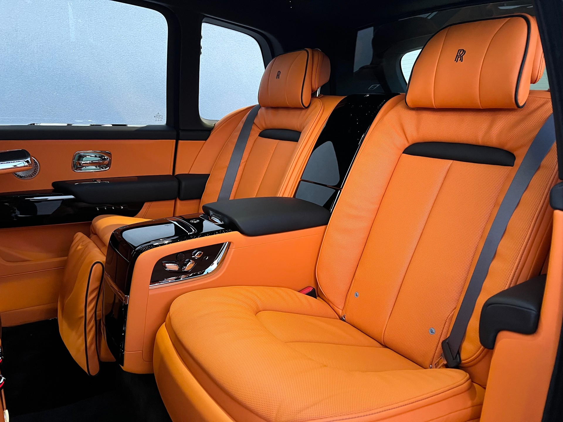 ROLLS-ROYCE Cullinan 6.7 V12-image-13