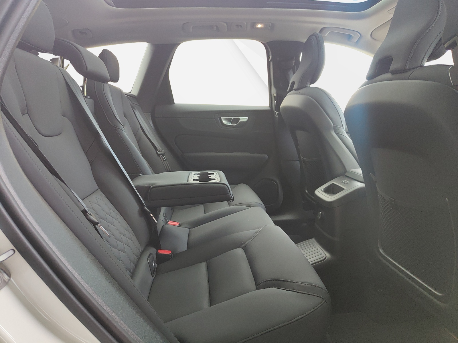 VOLVO XC60 2.0 T6 TE Ultra Bright eAWD-image-9