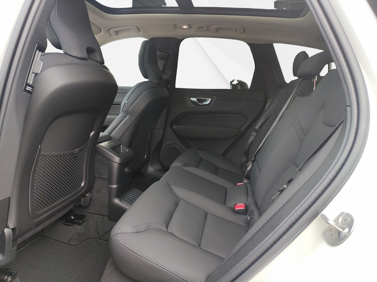 VOLVO XC60 2.0 T6 TE Ultra Bright eAWD-image-4