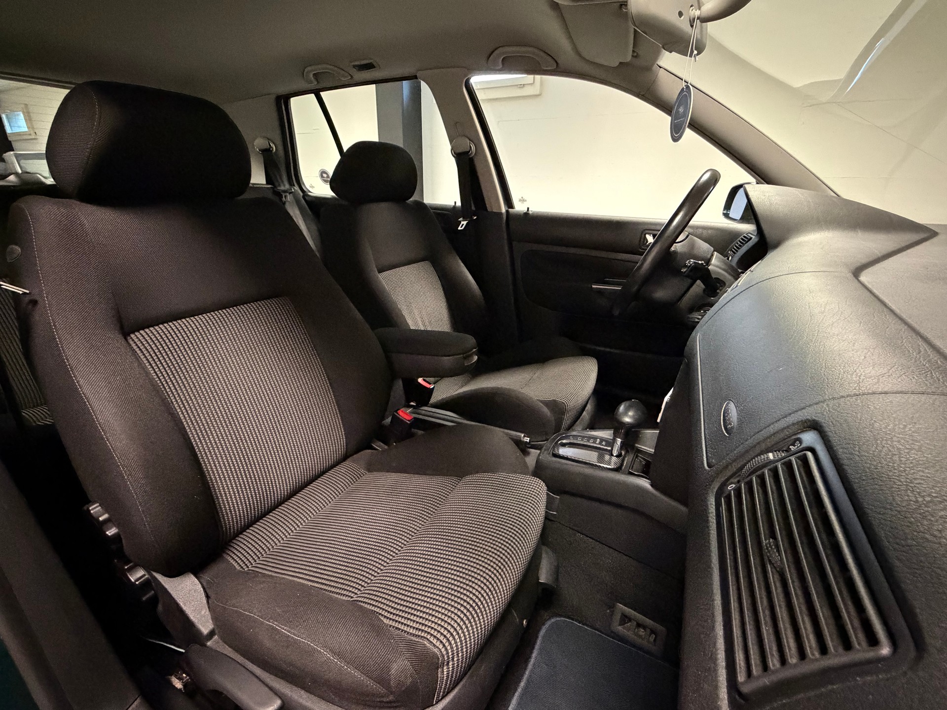 VW Golf 2.3 V5 GTI-image-17