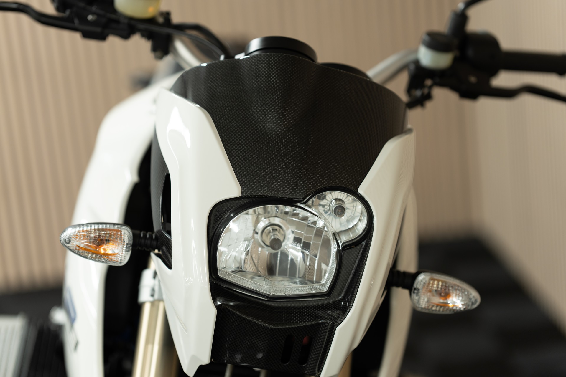 BMW HP2 Megamoto-image-6