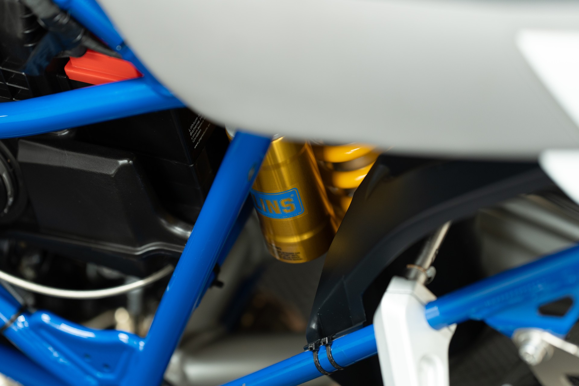 BMW HP2 Megamoto-image-4