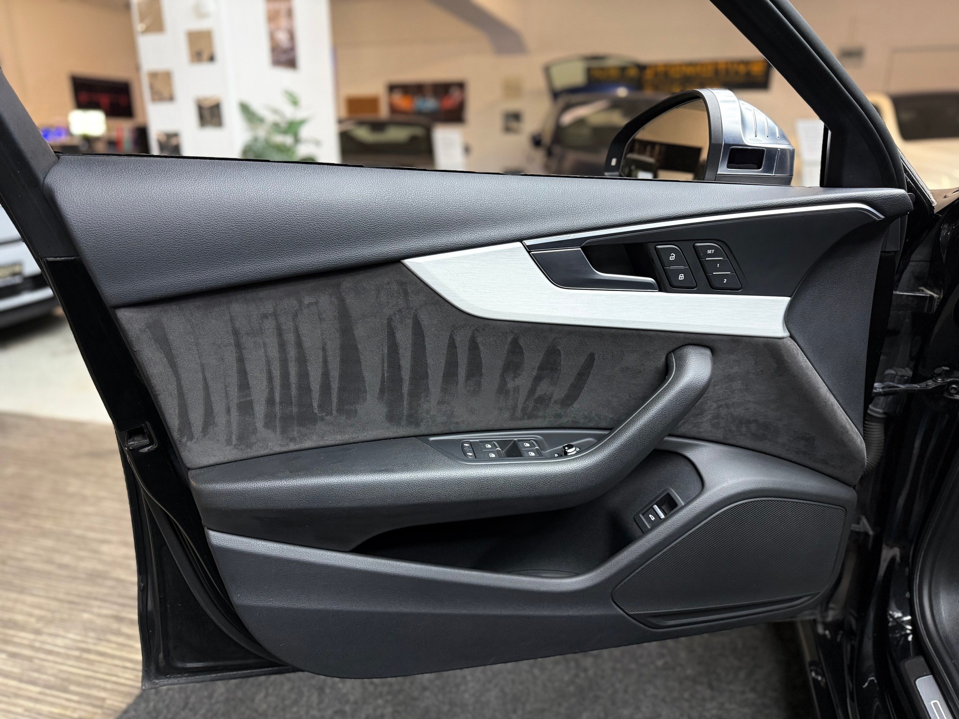 AUDI S4 Limousine 3.0 TFSI quattro tiptronic-image-17