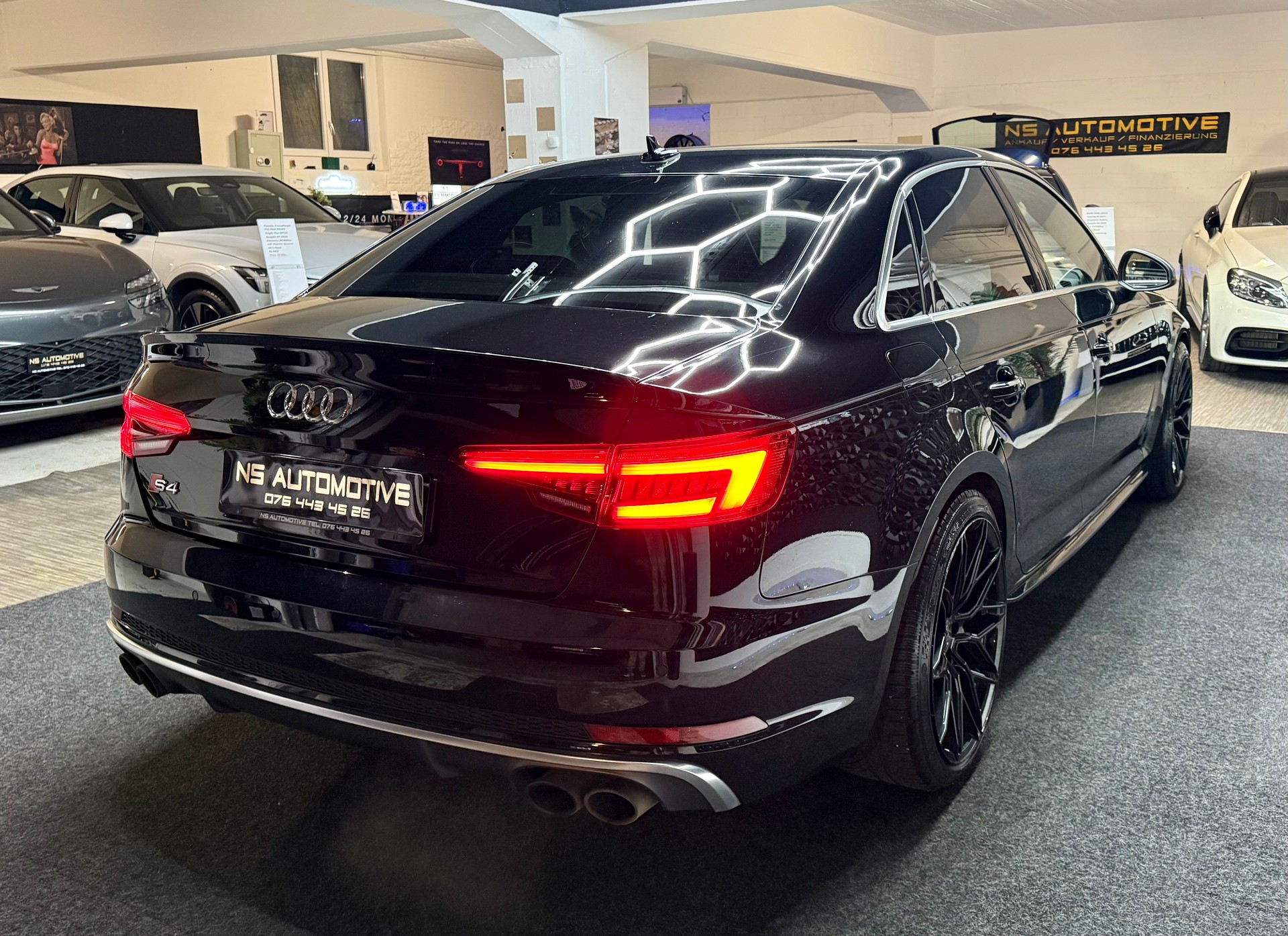 AUDI S4 Limousine 3.0 TFSI quattro tiptronic-showroom-element-3