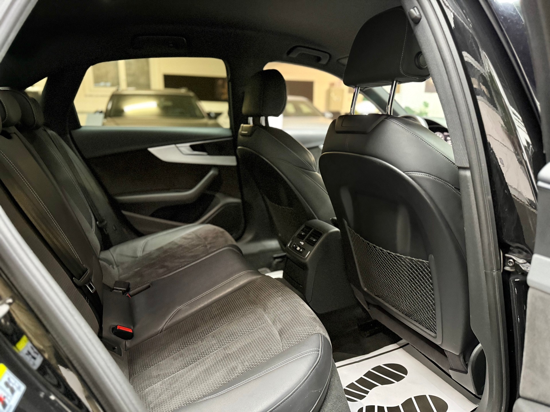 AUDI S4 Limousine 3.0 TFSI quattro tiptronic-image-21