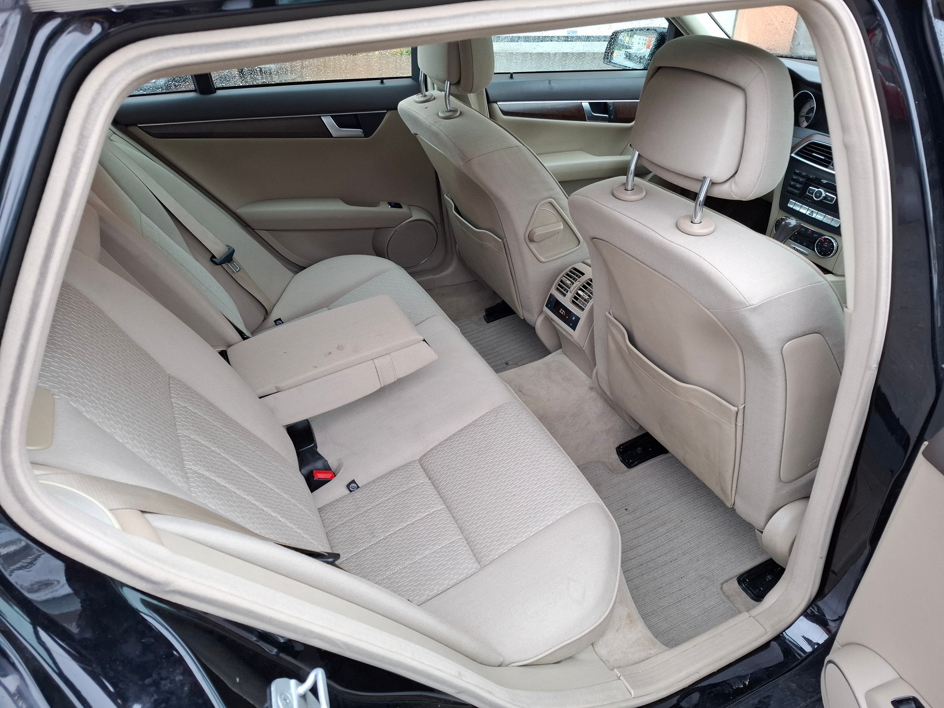 MERCEDES-BENZ C 300 CDI Elégance 4Matic 7G-Tronic-image-8