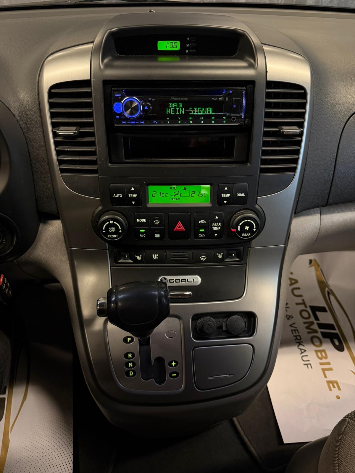 KIA Carnival 2.9 CRDi Style-image-11