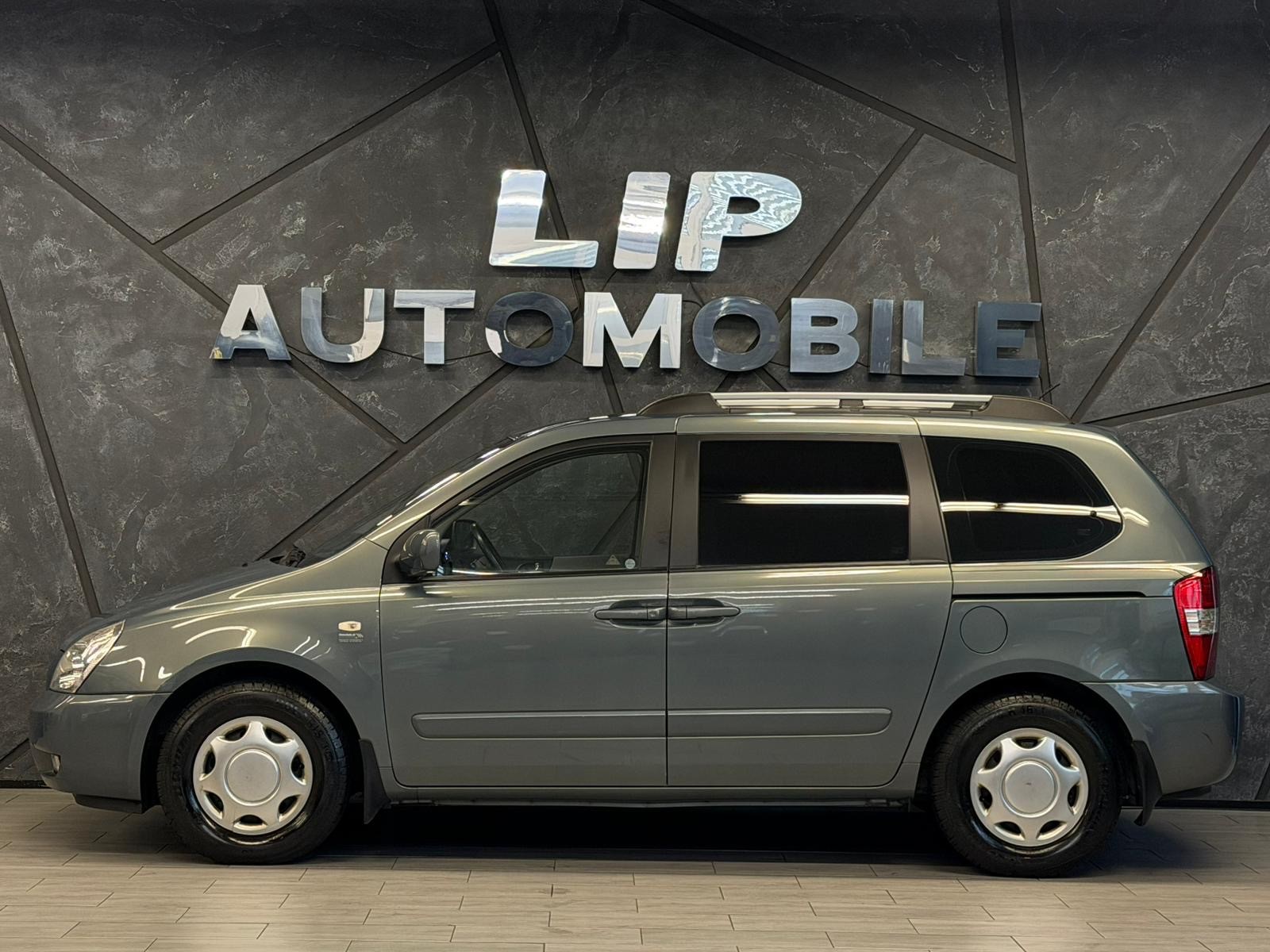 KIA Carnival 2.9 CRDi Style-image-4