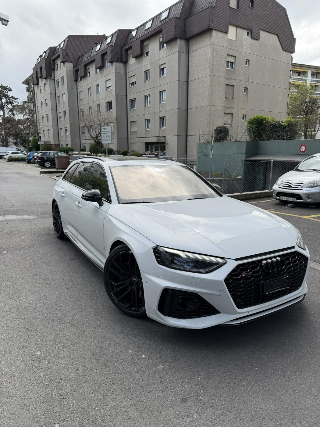 AUDI RS4 Avant quattro tiptronic