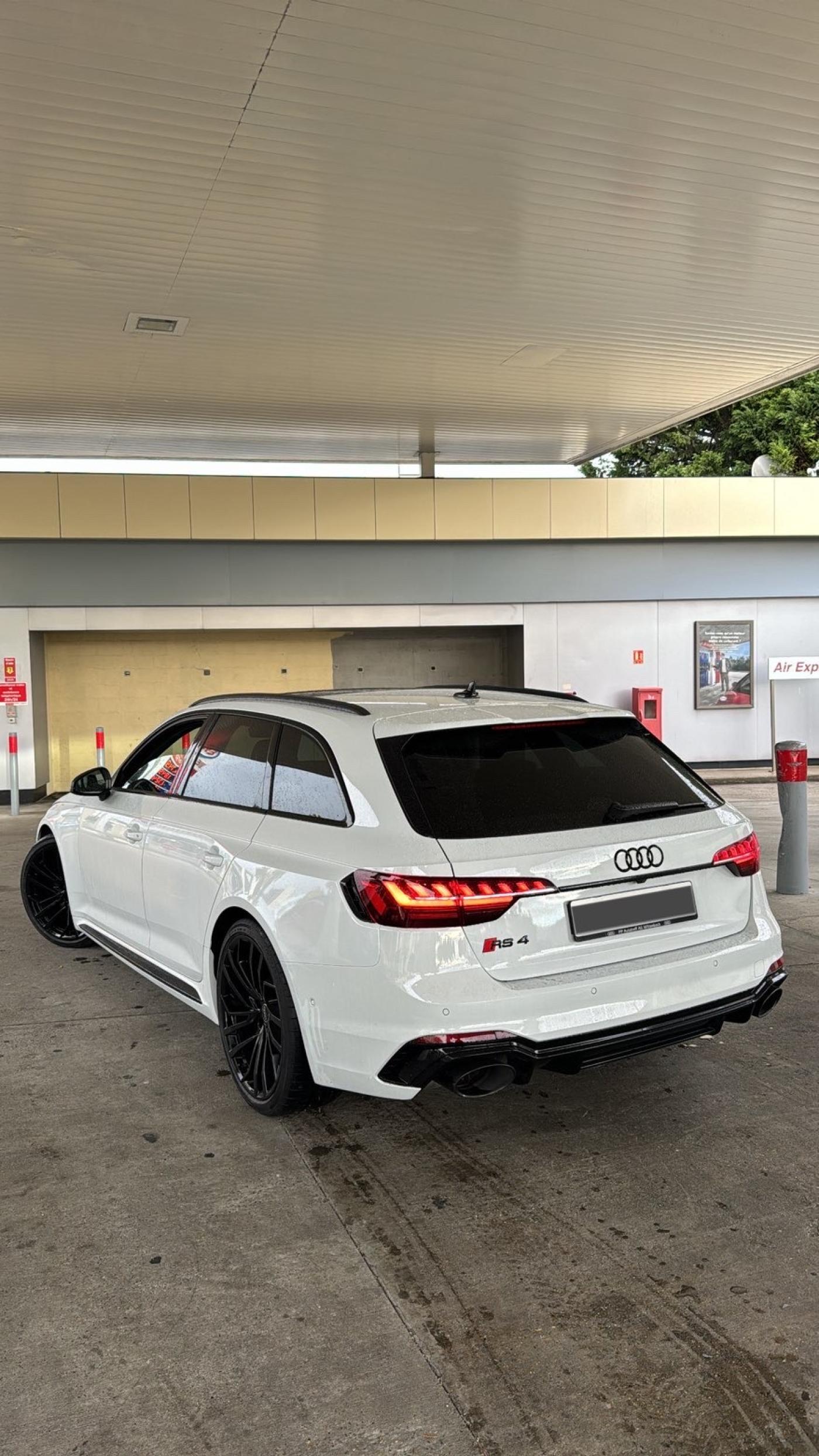 AUDI RS4 Avant quattro tiptronic-showroom-element-2