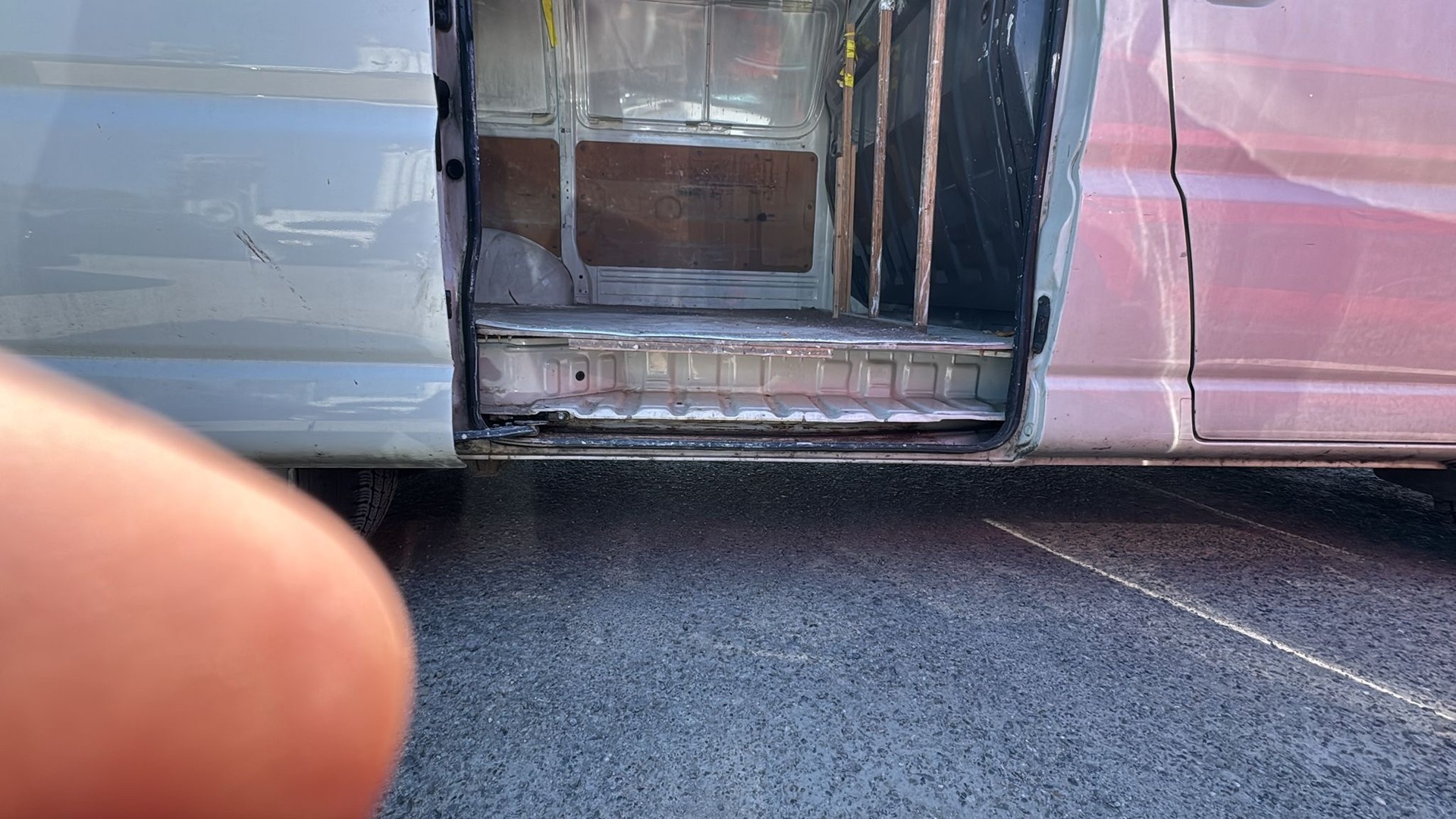 TOYOTA Hiace D-4D Kombi SWB-image-5