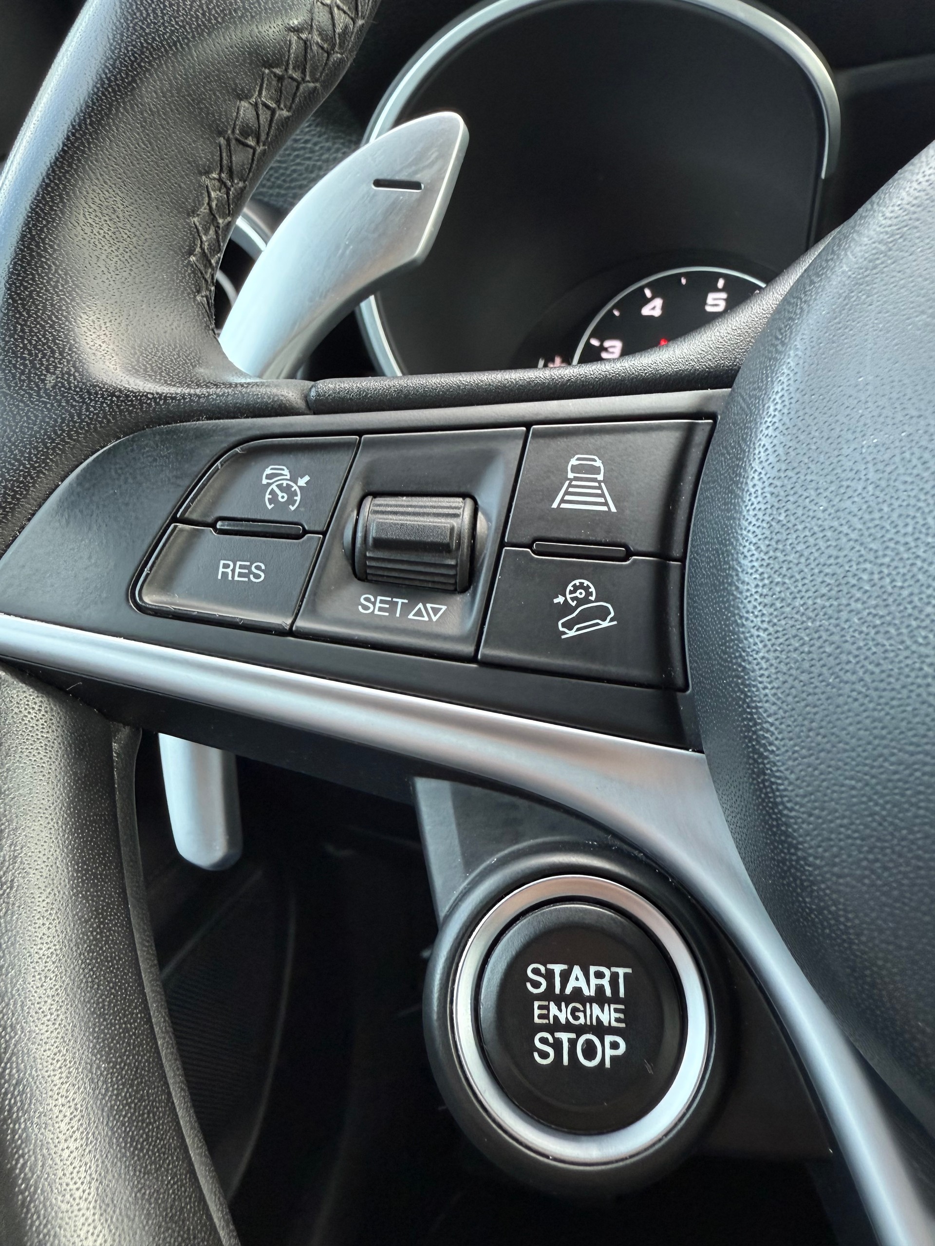 ALFA ROMEO Stelvio 2.0 Executive Q4 Automatic-image-10