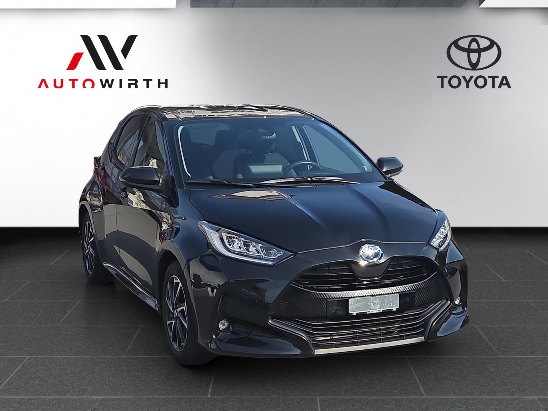 TOYOTA Yaris 1.5 VVT-i HSD Trend-image-2