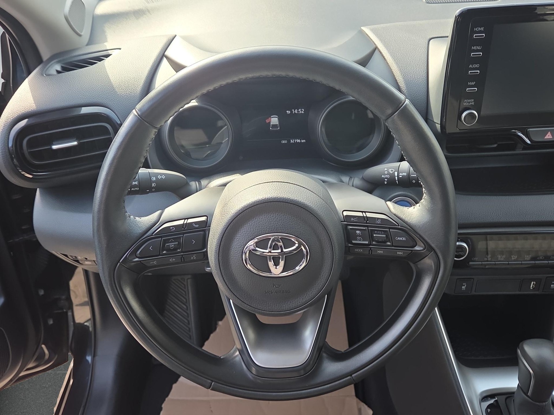 TOYOTA Yaris 1.5 VVT-i HSD Trend-image-9