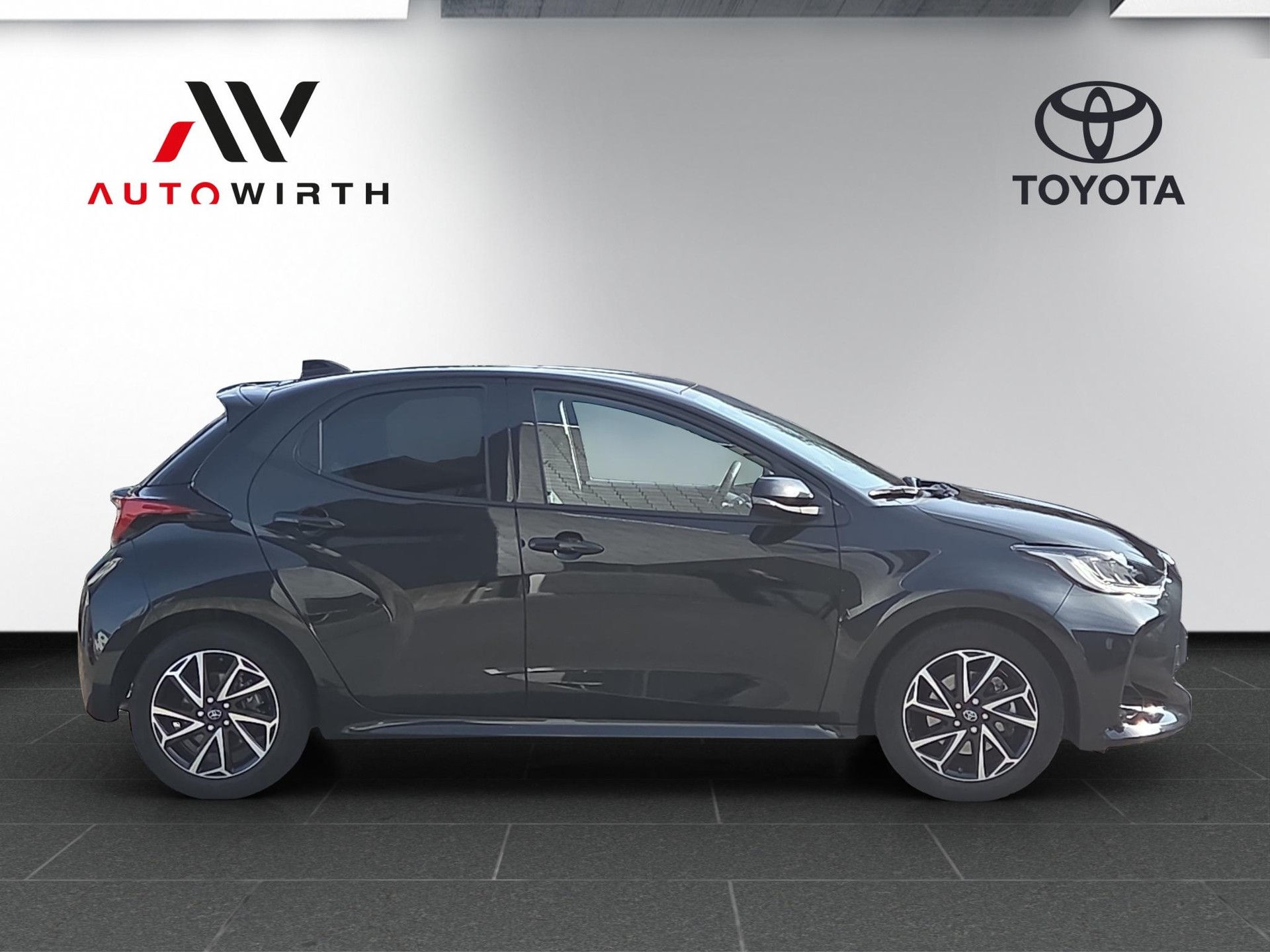 TOYOTA Yaris 1.5 VVT-i HSD Trend-image-3