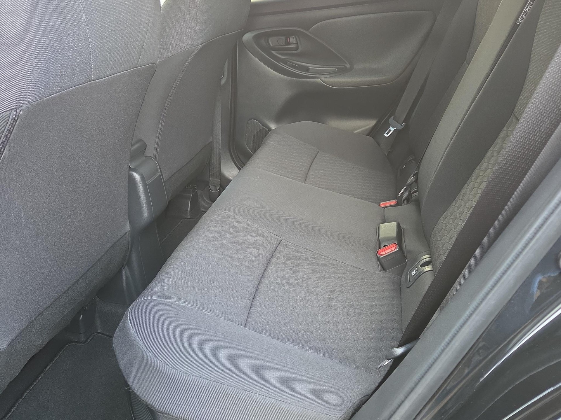 TOYOTA Yaris 1.5 VVT-i HSD Trend-image-14