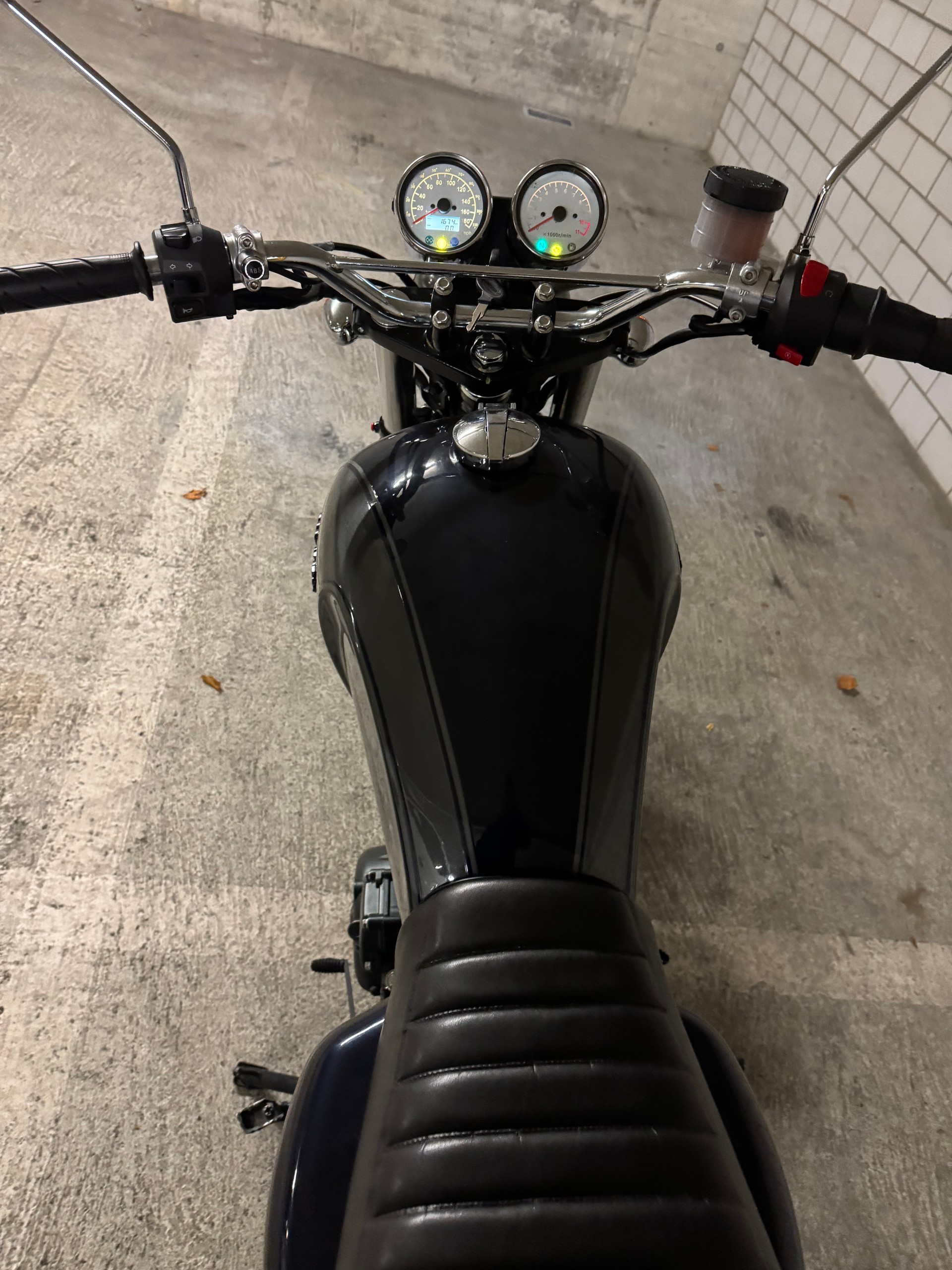 MASH 650 Six Hundred Classic-image-1