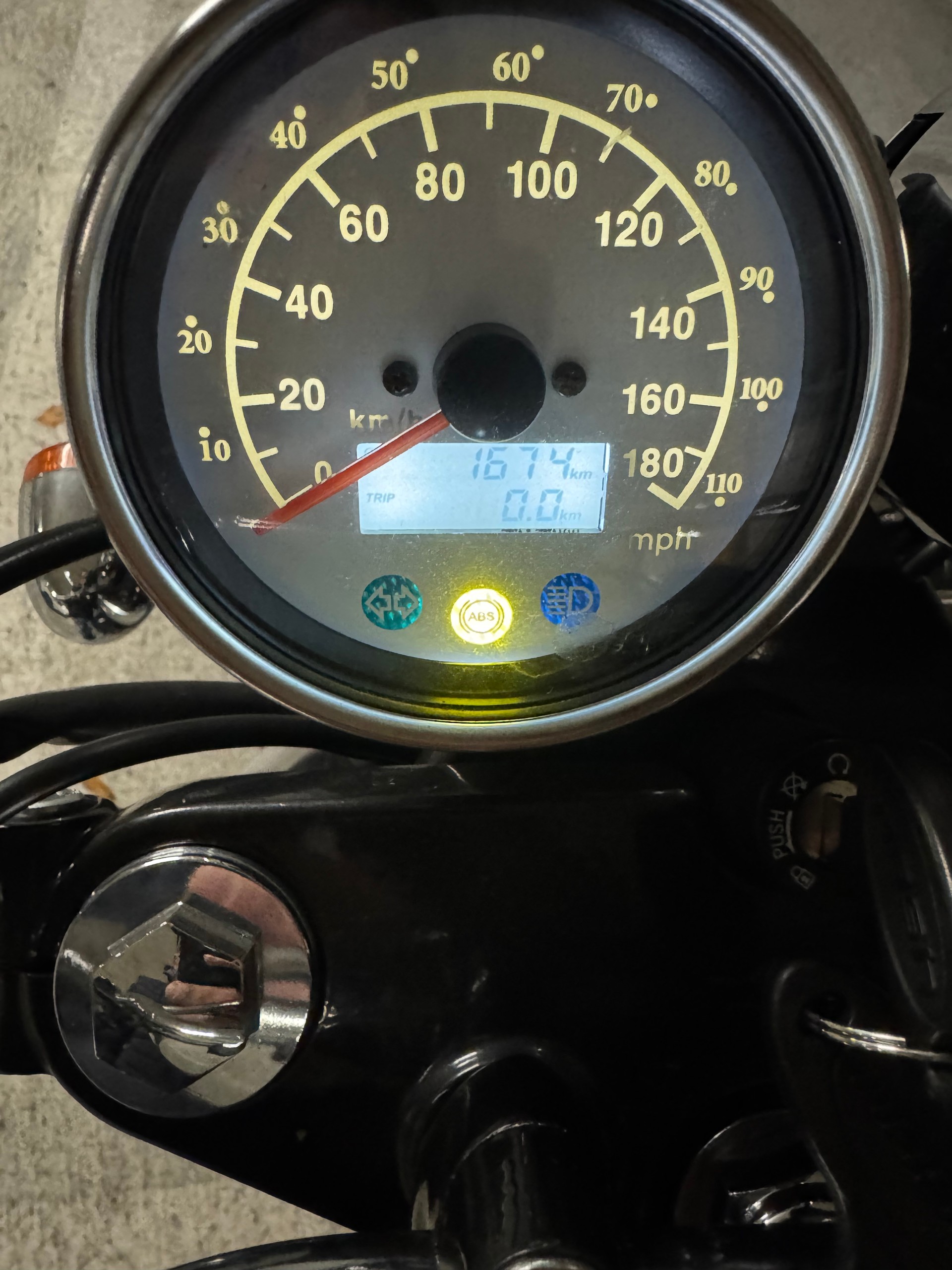 MASH 650 Six Hundred Classic-image-8
