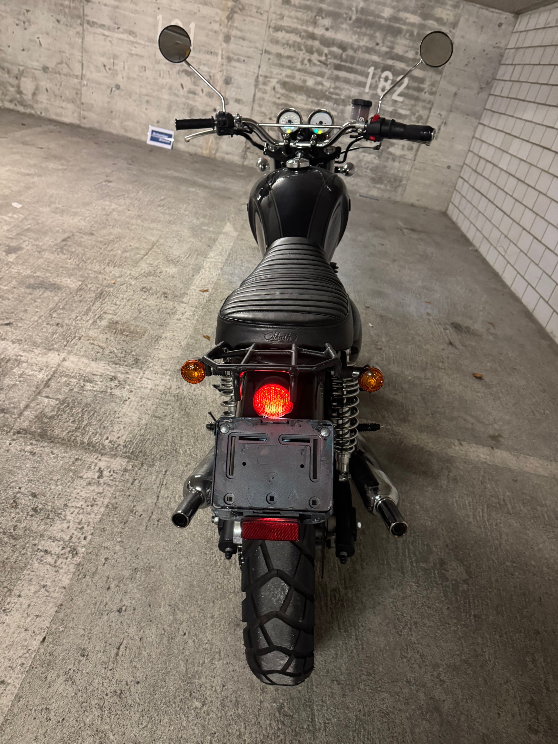 MASH 650 Six Hundred Classic-image-6