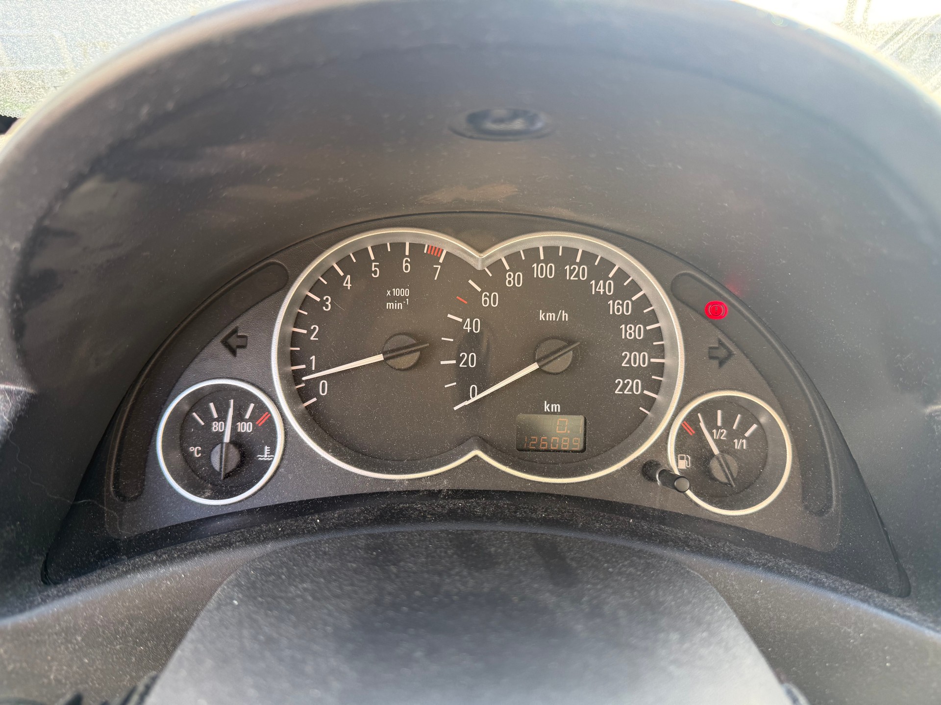 OPEL Corsa 1.2 16V Club-image-8